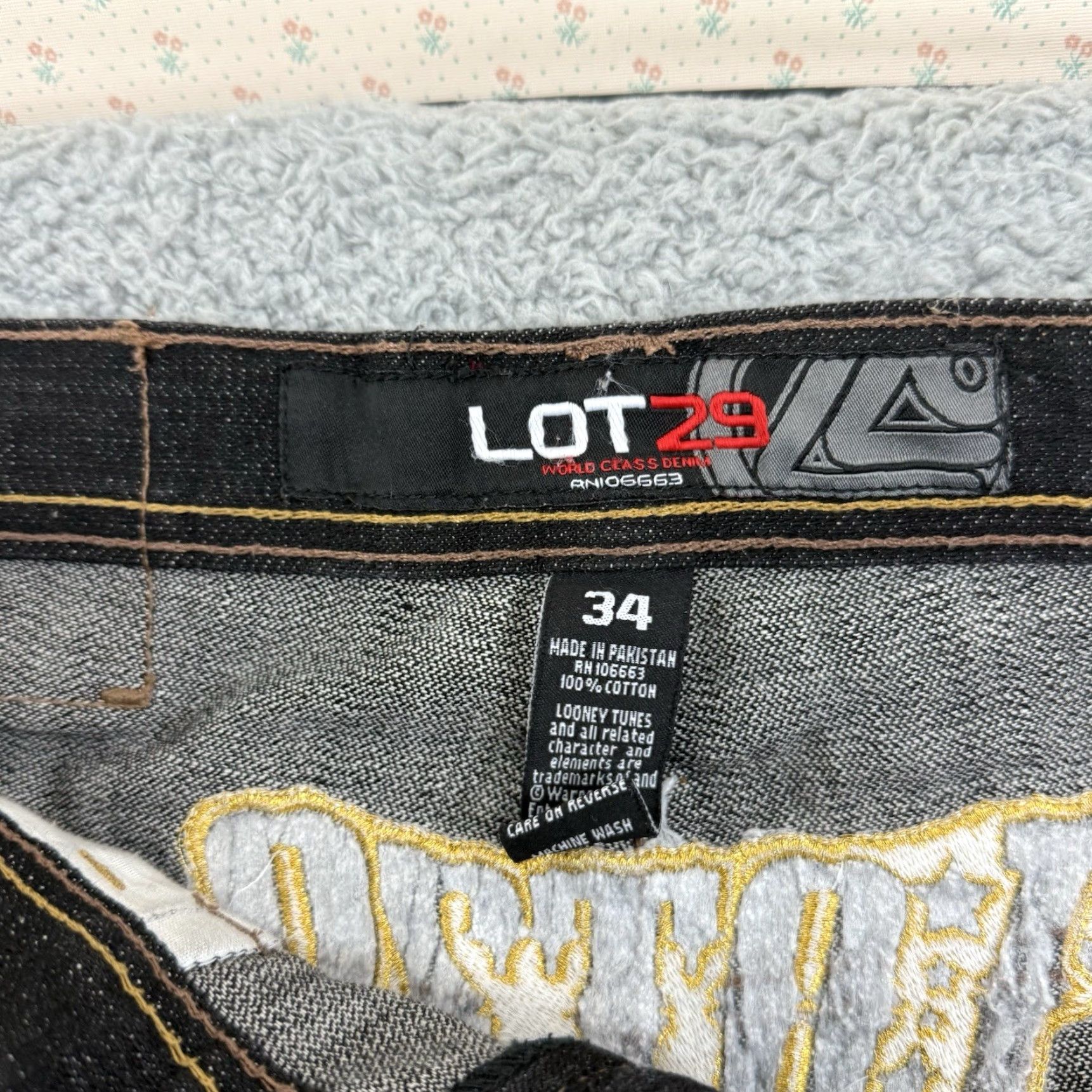 Denime VINTAGE Lot 29 Jeans Men 34x34 Black Wide Leg Looney Tunes Baggy Denim Skate Jeans Lot 29 Mens 34x34 Black Wide Leg Cartoon Style 90s Mens Size US 34 / EU 50 - 6 Thumbnail