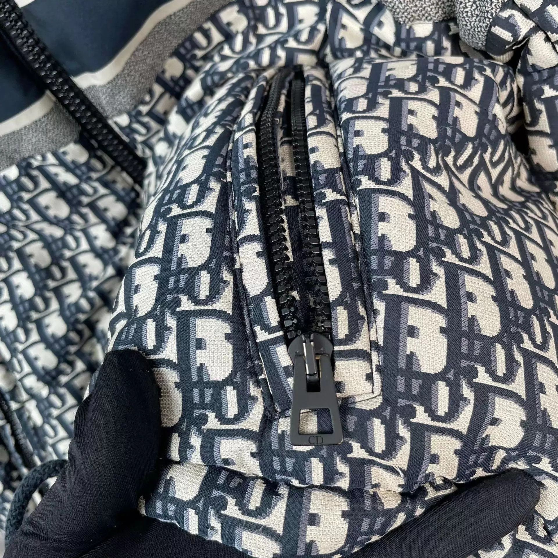 Dior Dior two-tone puffer jacket XS Size XS / US 0-2 / IT 36-38 - 8 Thumbnail