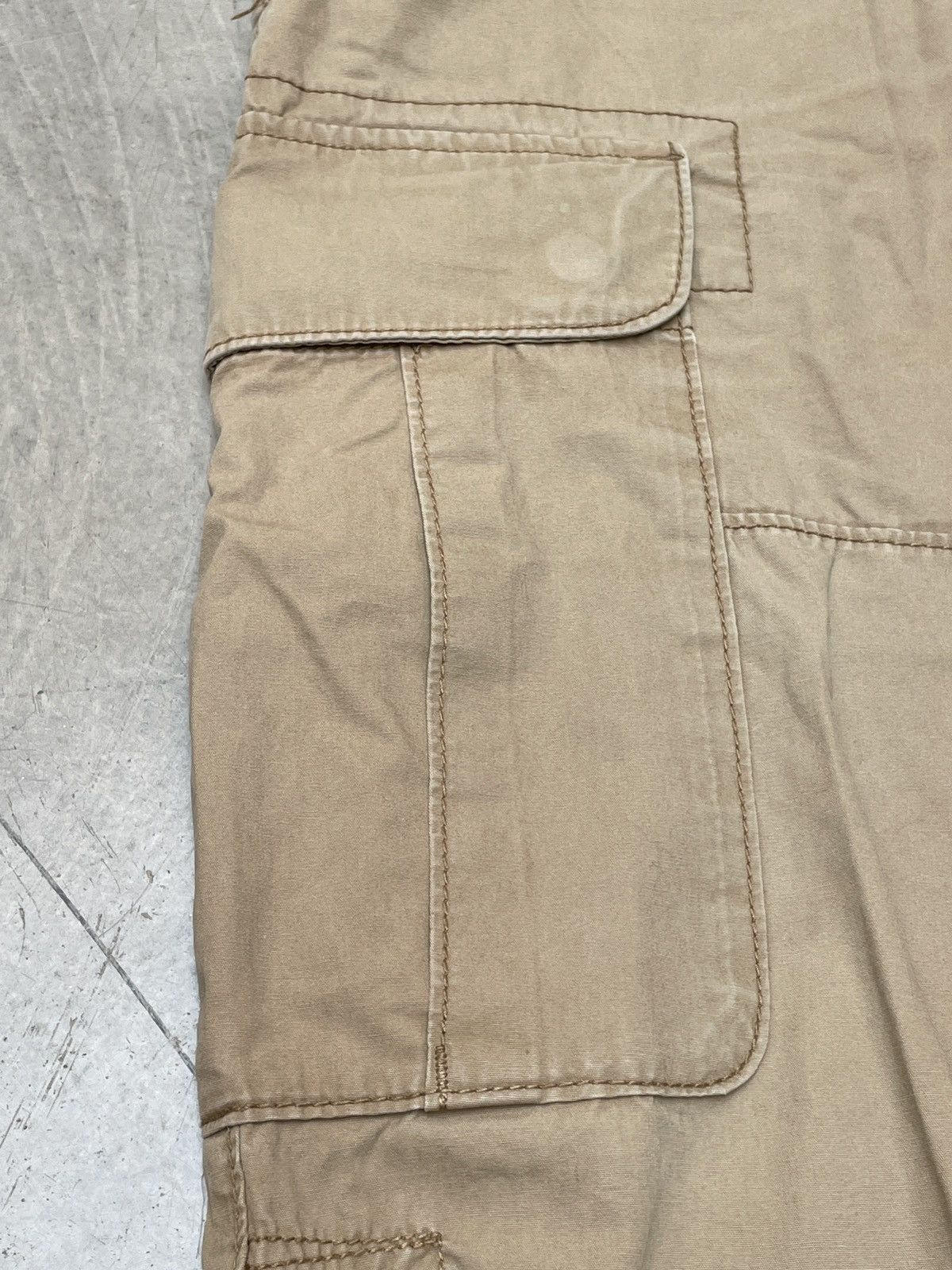 Vintage Vintage Military Cargo Pants Beige Wide Workwear Fit size 36 Size US 36 / EU 52 - 10 Thumbnail