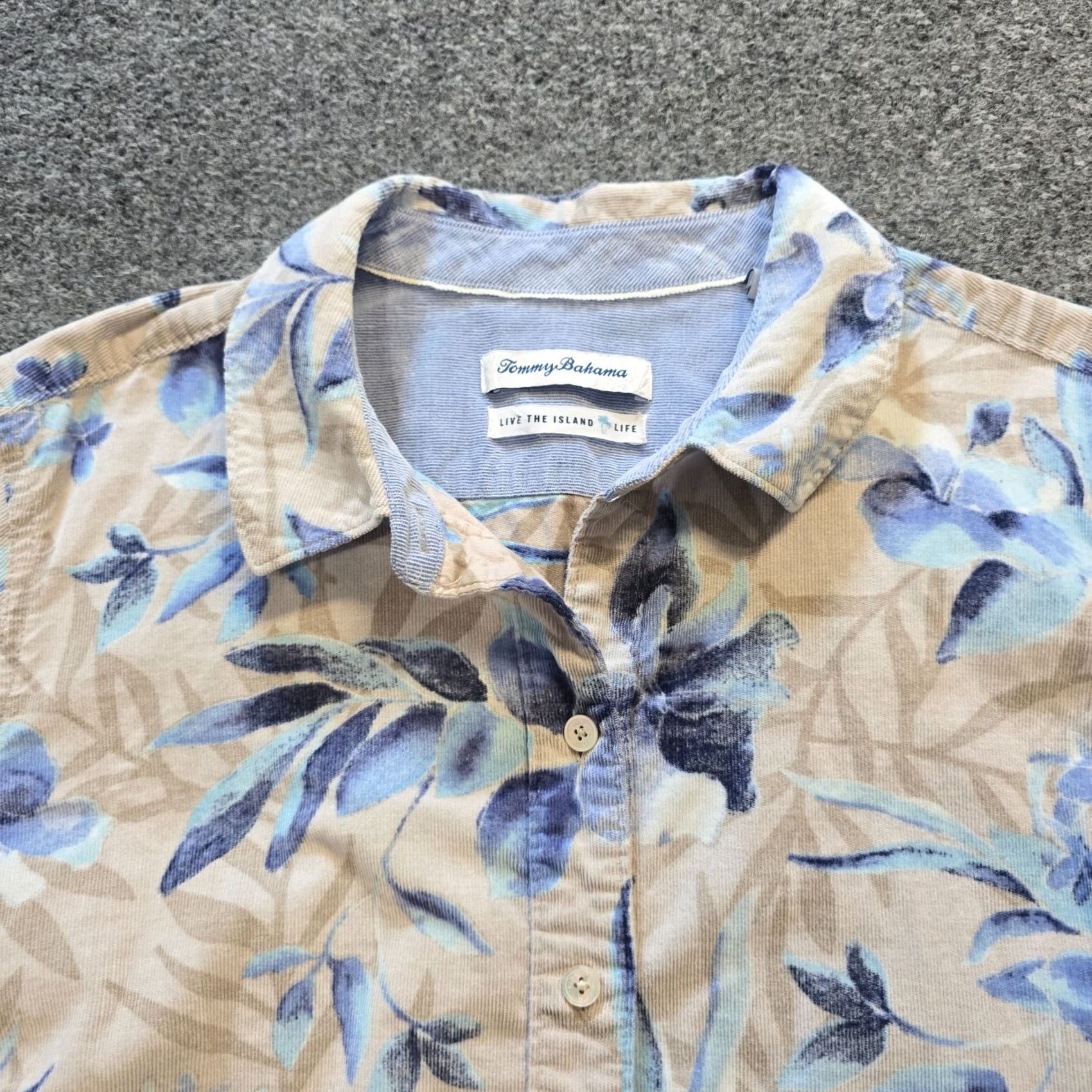 Tommy Bahama Tommy Bahama Button-Up Top Womens Size L Tan Blue Floral Corduroy Casual Shirt Cap sleeve Corduroy Button-Up Capsule Size L / US 10 / IT 46 - 2 Thumbnail
