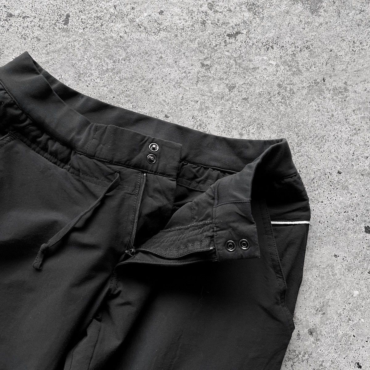 Nike × Vintage Nike Womens Black Vintage 00s Nylon Track Pants Y2K Swoosh Size 28" / US 6 / IT 42 - 6 Thumbnail