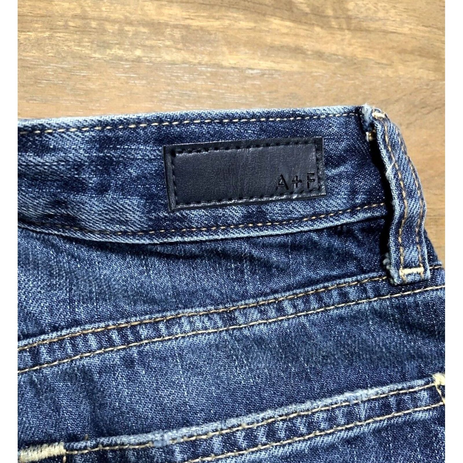 Abercrombie & Fitch Abercrombie & Fitch Jeans NWT Floral 5-Pocket High Rise Girlfriend 00 Women's Blue Denim 26x25 Size 26" / US 2 / IT 38 - 6 Thumbnail