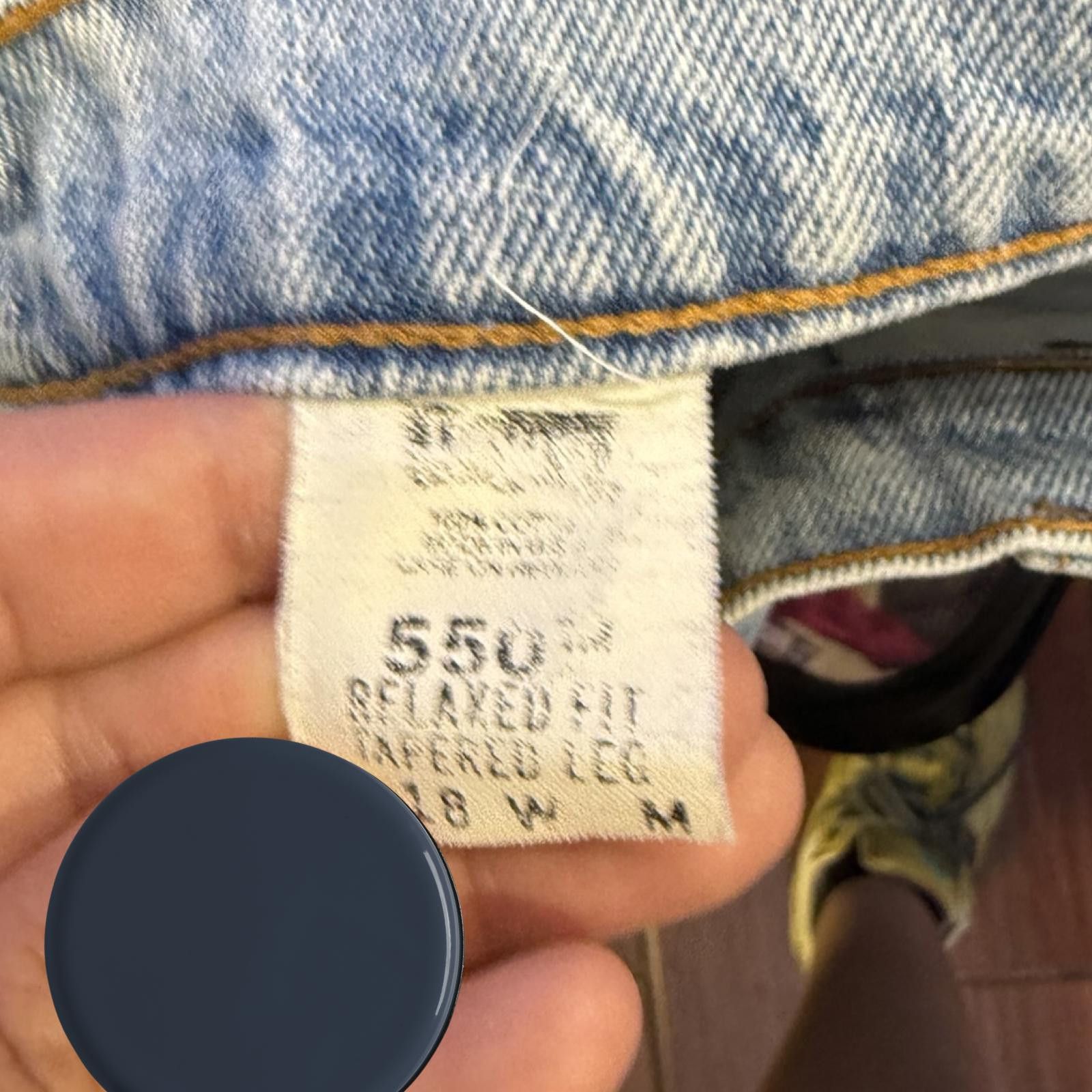 Levi's Levi's 550 -- 36 x 30 -- Size US 36 / EU 52 - 3 Thumbnail