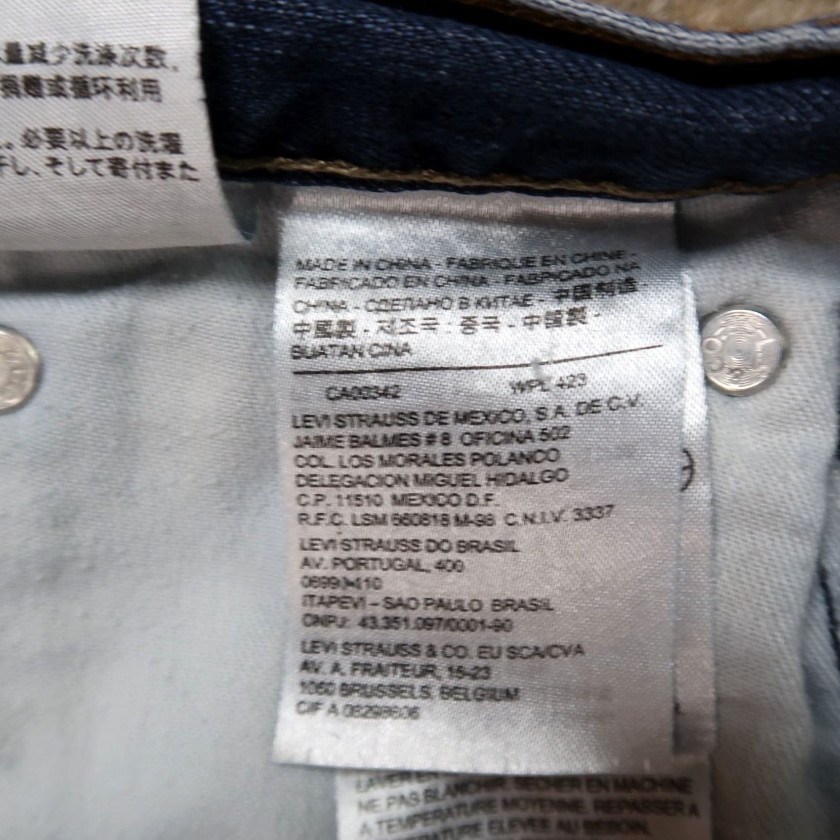 Levi's Levi's 569 Loose Fit Shorts Mens 34 Blue Denim Distressed Baggy Bermuda Casual 5-Pocket Pattern Solid Vintage: No? Size US 34 / EU 50 - 4 Thumbnail