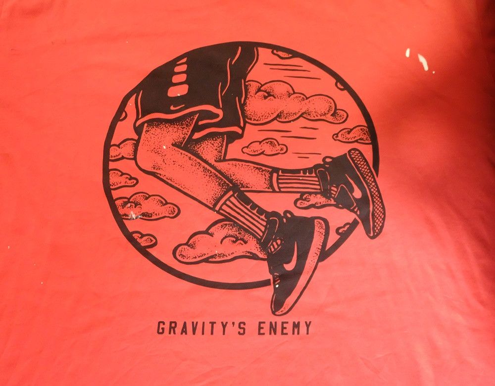 Nike Nike "Gravity's Enemy" shirt Size US XL / EU 56 / 4 - 2 Thumbnail