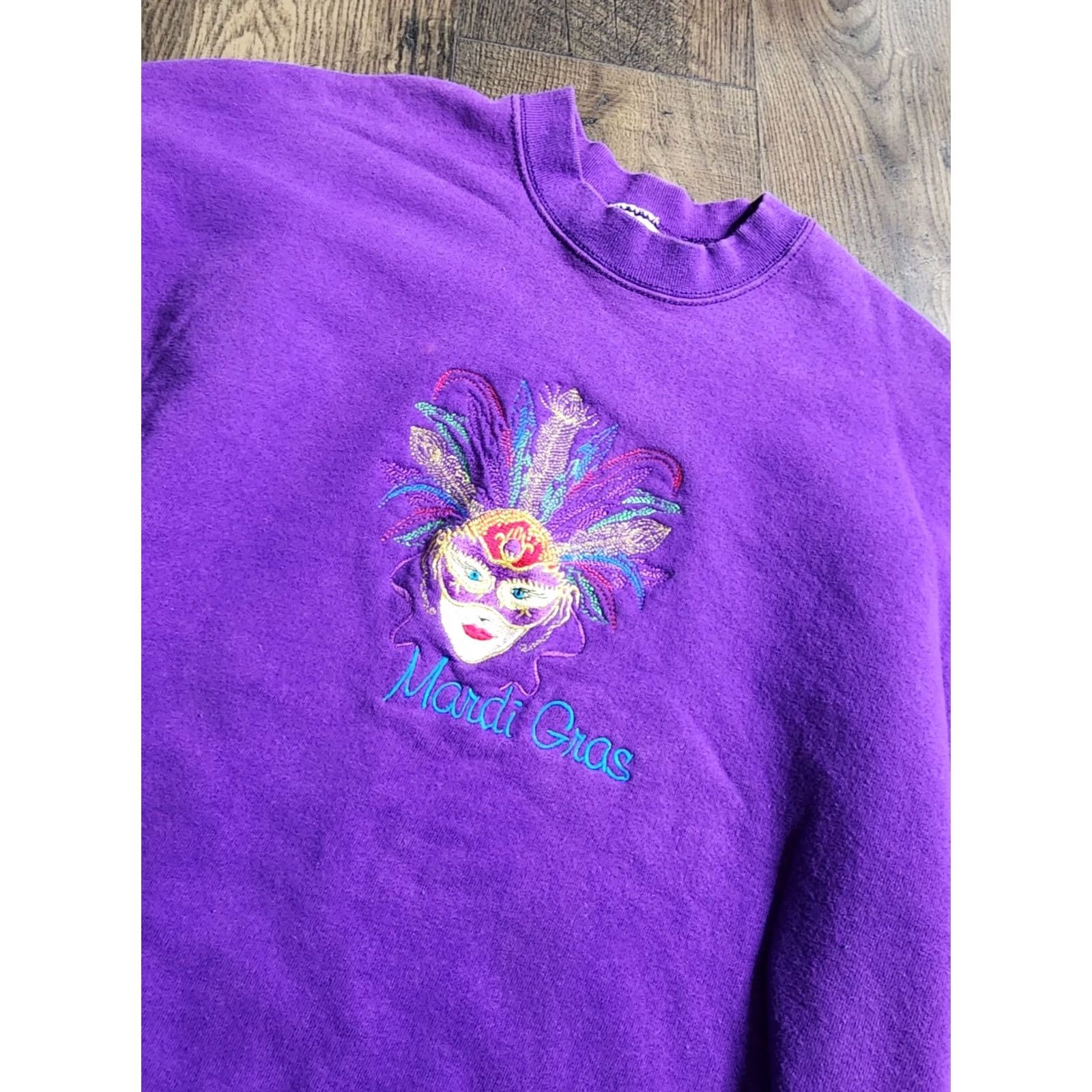 Fruit Of The Loom Vintage Fruit of the Loom Sweatshirt Mens XL New Orleans Mardi Gras Embroidered Distress Purple Crew Neck Pullover City Holiday Retro USA Size US XL / EU 56 / 4 - 2 Thumbnail