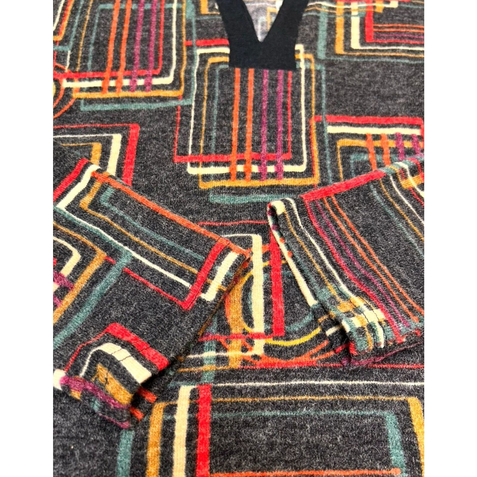 Anthropologie Aryeh Anthropologie Women's Long Sleeve Knit Shift Dress L Multi-Color Geometric Stretch V-Neck Pullover Knee-Length Size L / US 10 / IT 46 - 2 Thumbnail