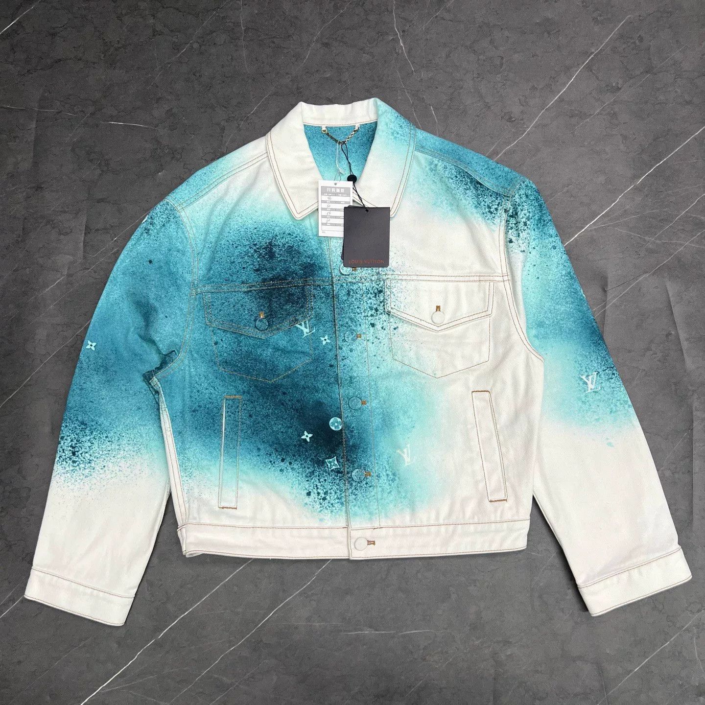 Louis Vuitton Louis Vuitton Denim Light Jacket 46 Men Size US L / EU 52-54 / 3 - 1 Thumbnail