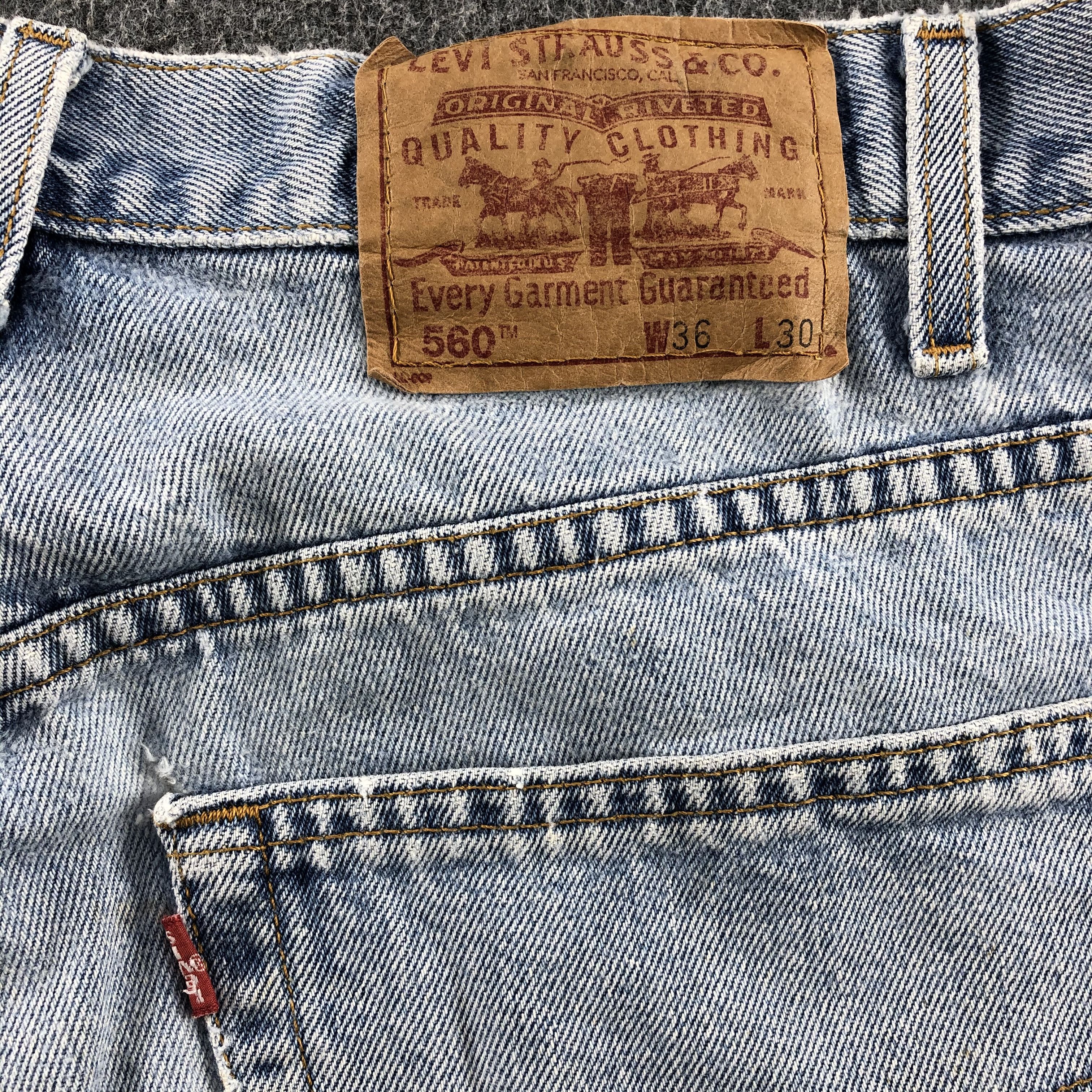 Levi's Vintage 90s Light Wash Levis 560 Jeans- J1303 Size US 35 - 5 Thumbnail