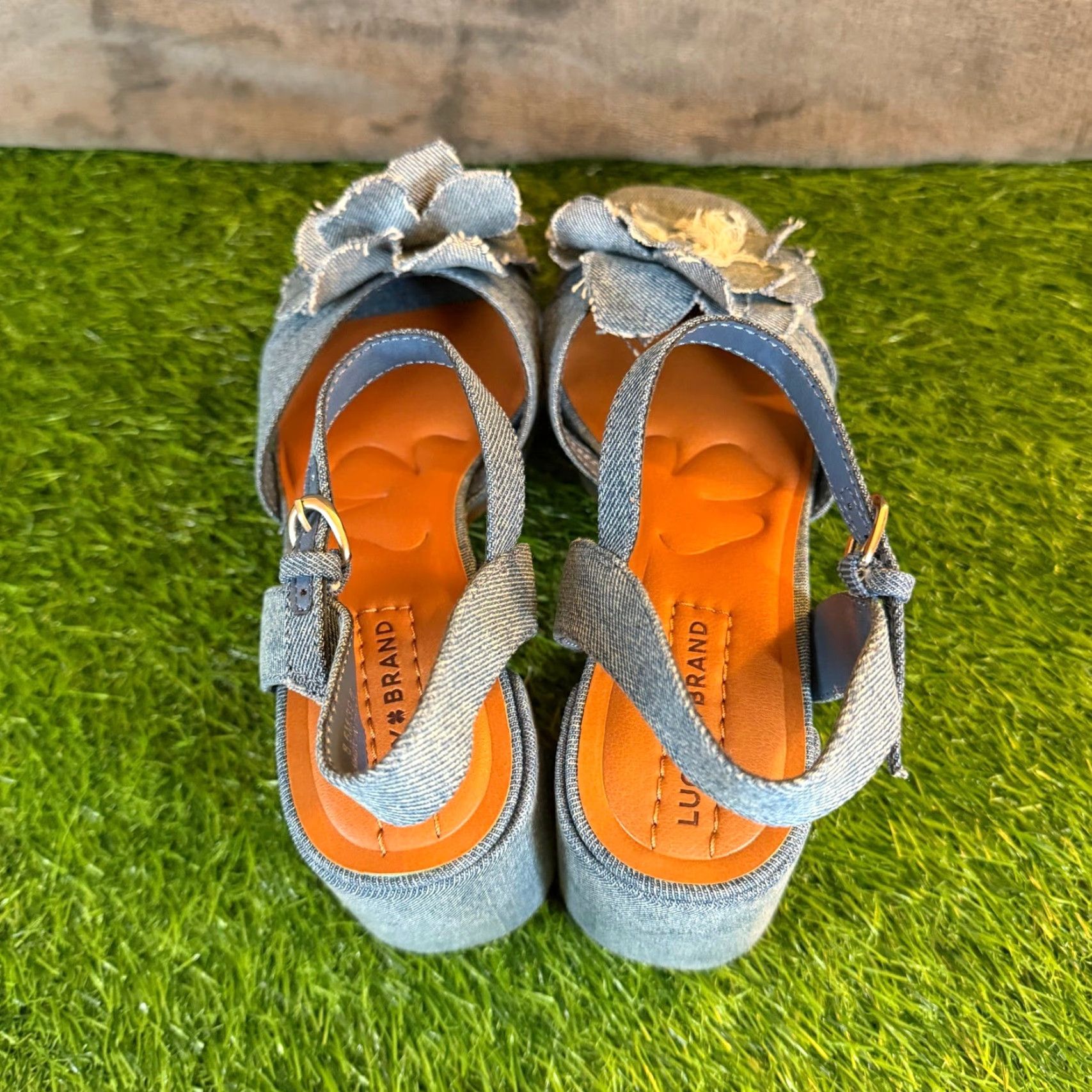 Lucky Brand Lucky Brand Denim Platform Wedge Sandals Womens Size 8.5 Blue Floral Ankle Strap Platform Heels Summer Casual, Party/Cocktail Womens Size US 9 / IT 39 - 6 Thumbnail