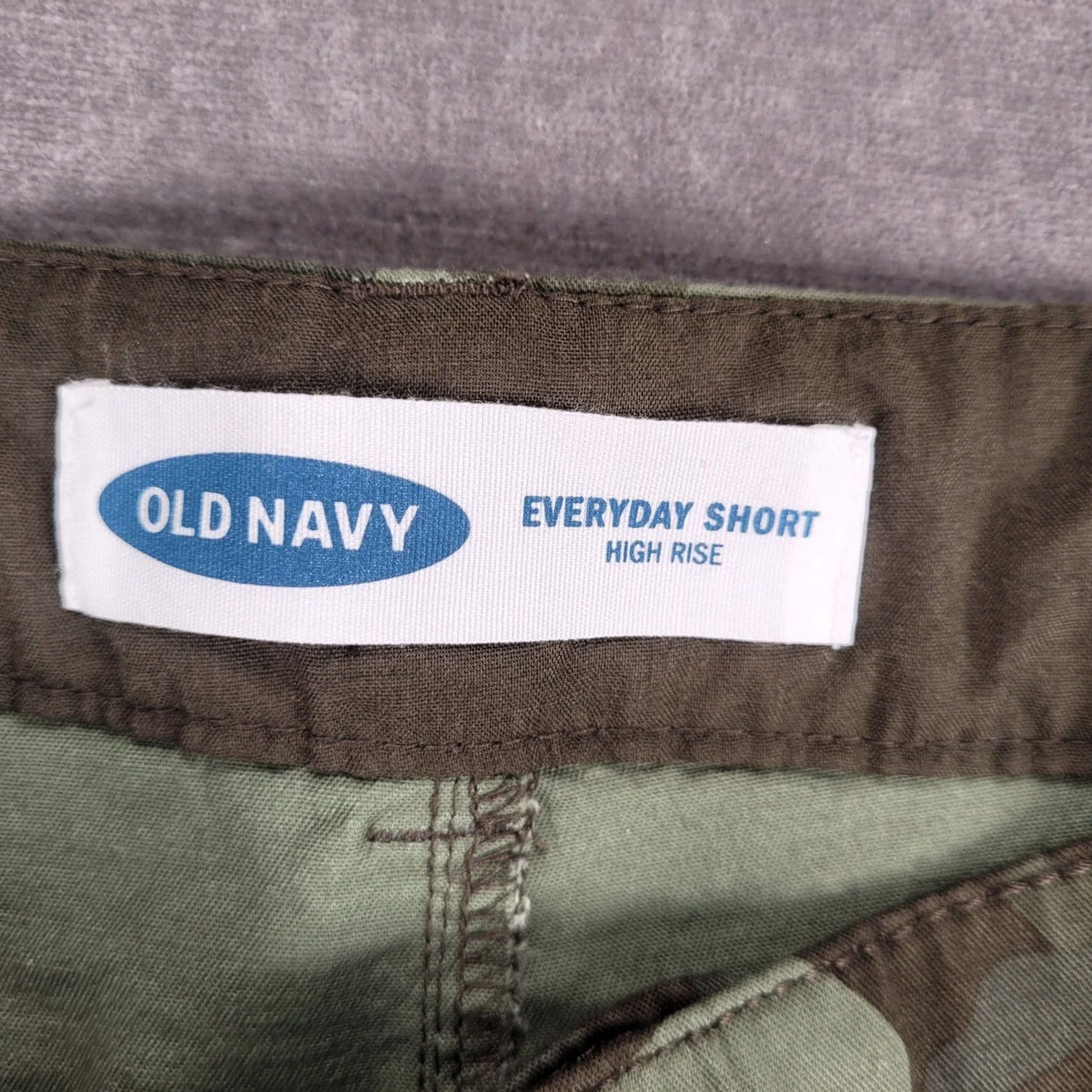 Old Navy Old Navy High Rise Camo Print Casual Shorts Size 18 Womens Size 40" / US 18 - 2 Thumbnail