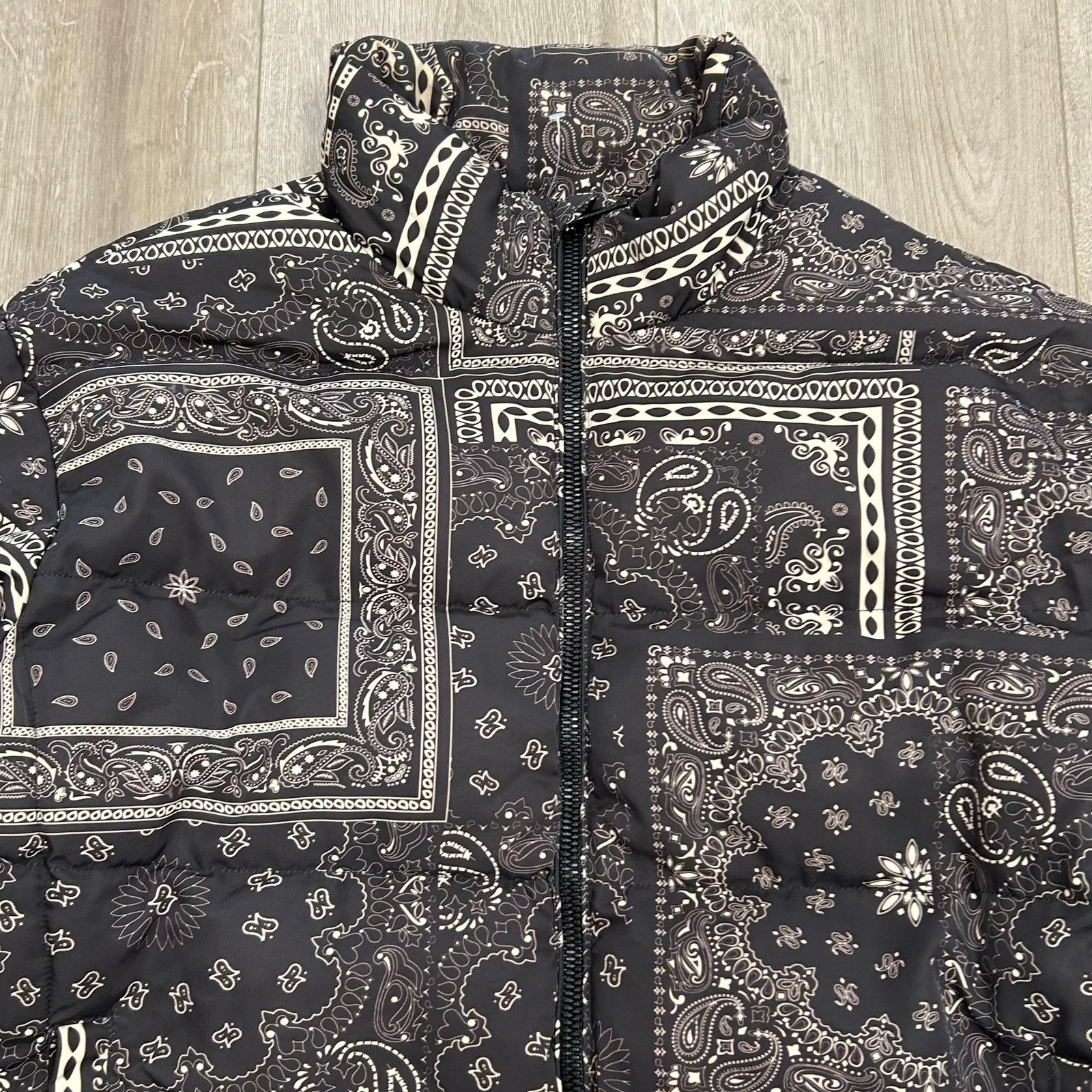 The North Face maison article puffer jacket bandana black white size Large Size US L / EU 52-54 / 3 - 2 Thumbnail