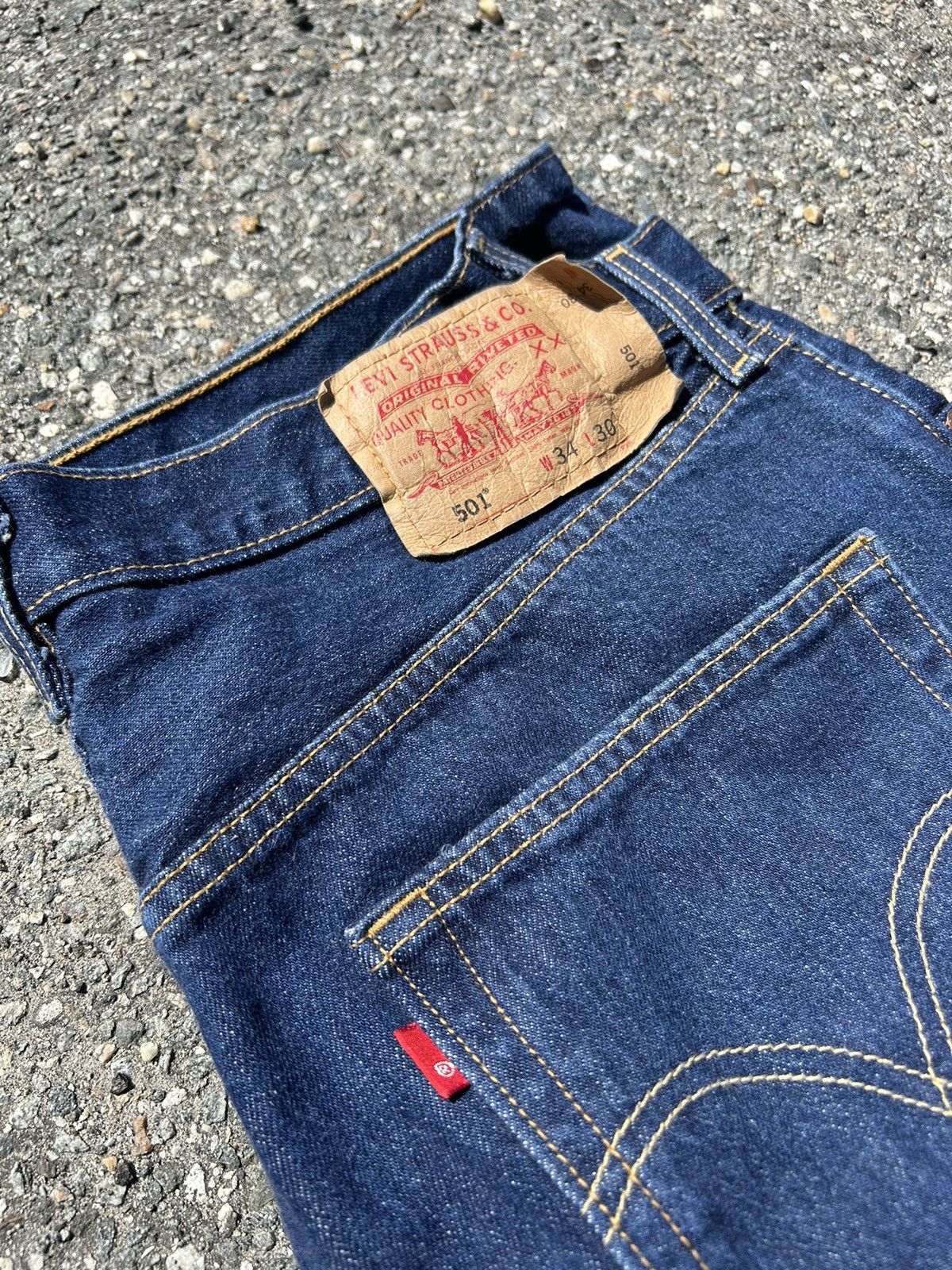 Levi's *Blank Tab* Vintage Levi’s Blue 501’s Size US 34 / EU 50 - 5 Thumbnail