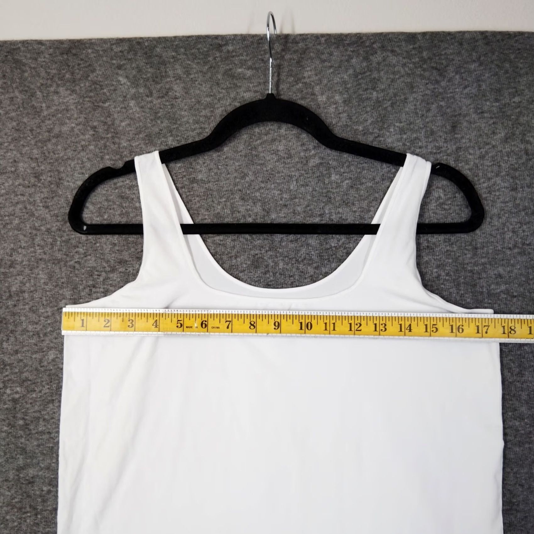 SKIMS SKIMS Bodysuit Womens Essential Scoop Neck White 4XL Plus Adults Size XXL / US 16-18 / IT 52-54 - 6 Thumbnail
