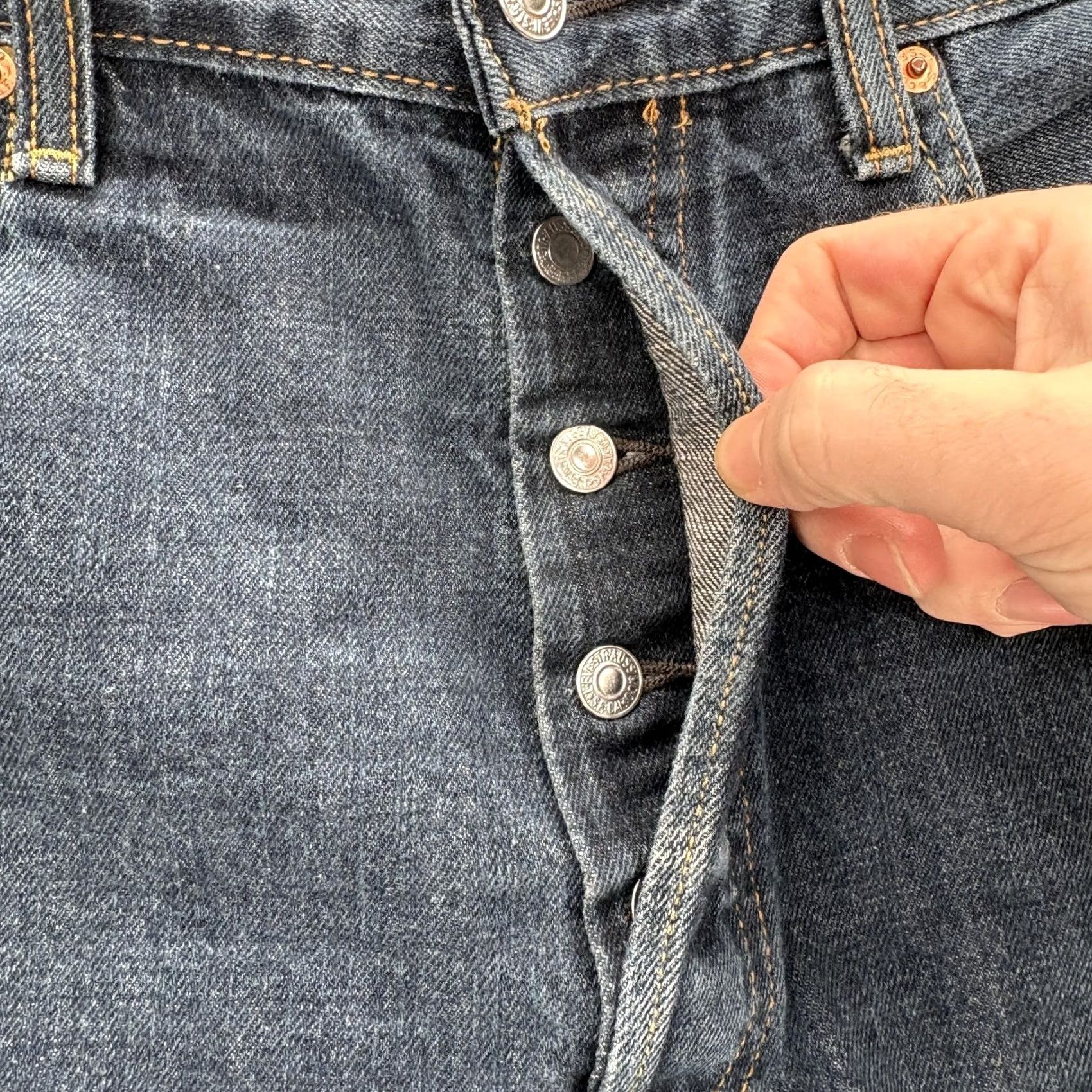 Levi's VINTAGE Levi's 501 Jeans Mens 38x30 Straight Button Fly Blue Denim Grunge Y2K Size US 38 / EU 54 - 4 Thumbnail