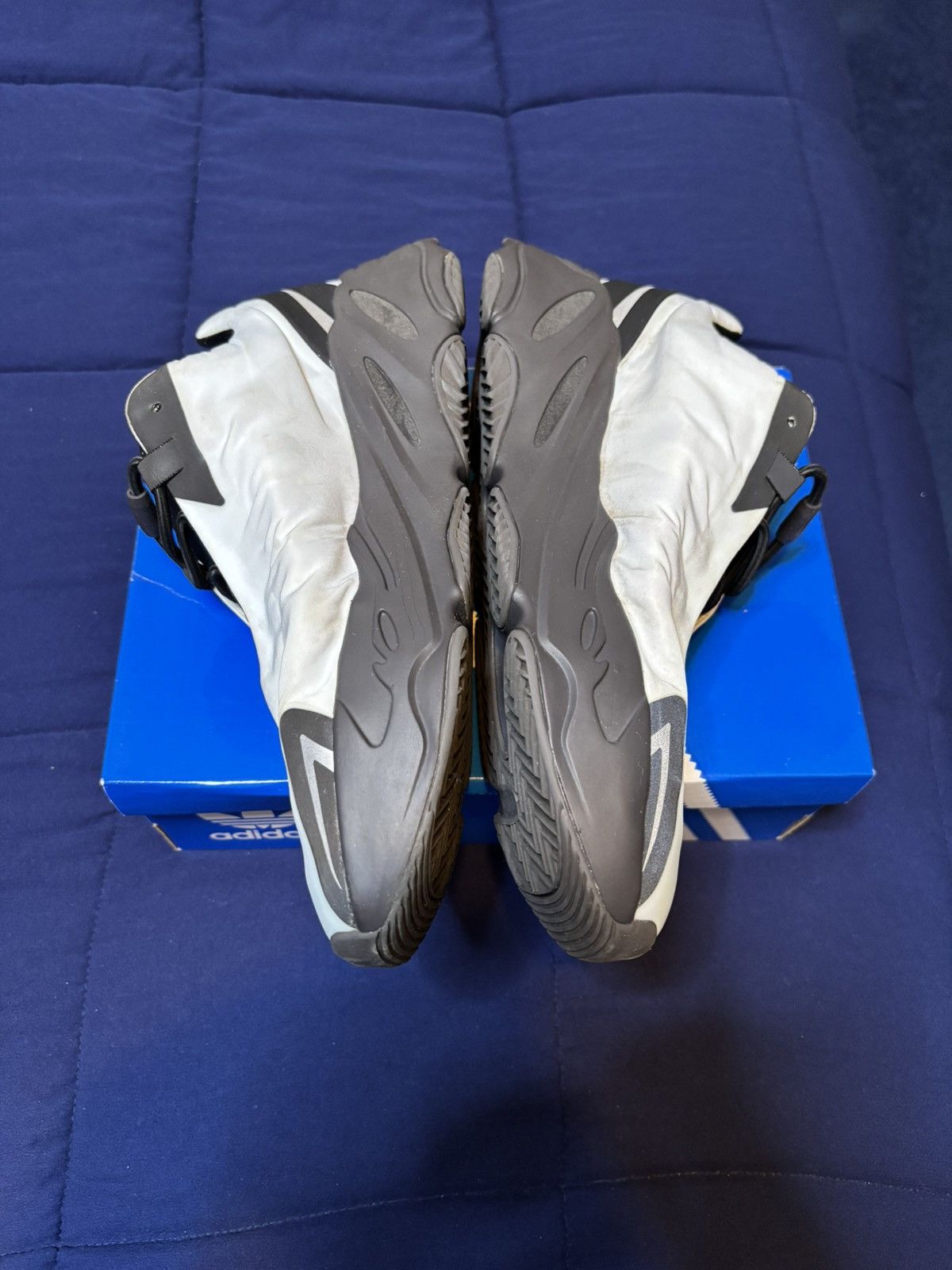 Adidas Adidas Yeezy Boost 700 MNVN Blue Tint 2021 Size 13 Size US 13 / EU 46 - 4 Thumbnail