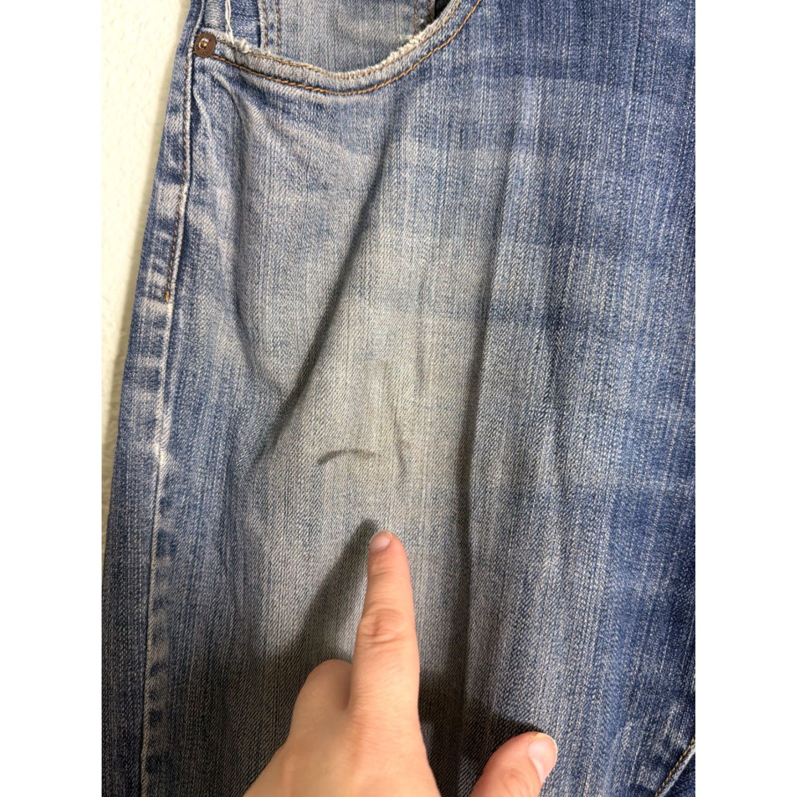 Lucky Brand Lucky Brand 221 Original Straight Medium Wash Stained Jeans Mens 34x34 Blue Straight Mens 34 Inseam 34 Regular Fit Size US 34 / EU 50 - 5 Thumbnail