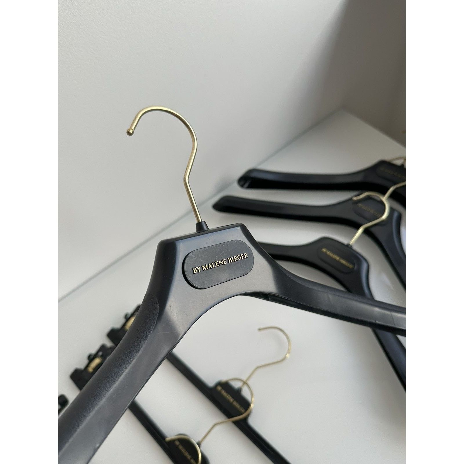 By Malene Birger By malene birger logo premium plastic black hangers Size ONE SIZE - 6 Thumbnail