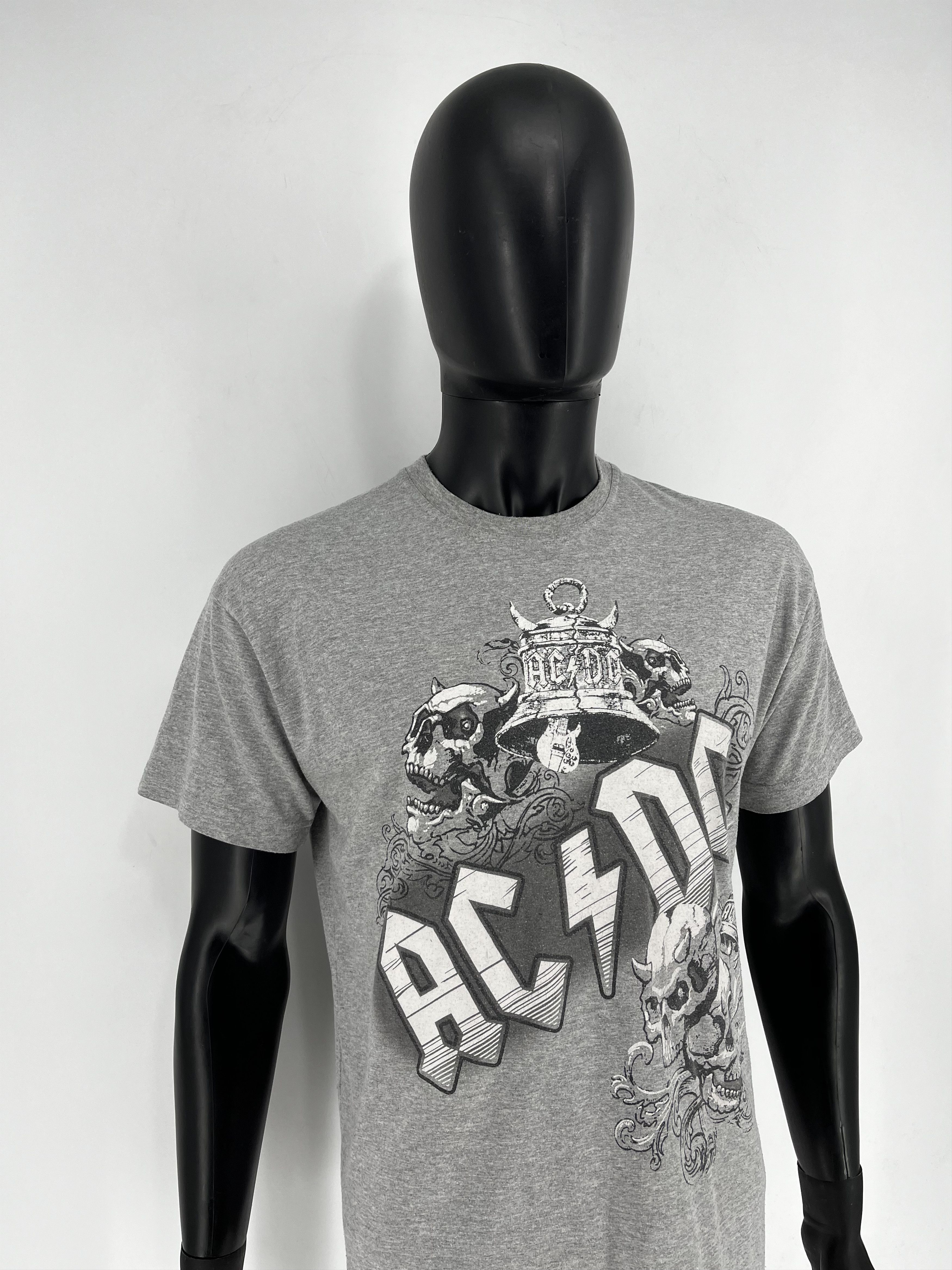 Band Tees Vintage Y2K AC/DC ACDC Big Logo High Voltage Band Tee Size US M / EU 48-50 / 2 - 3 Thumbnail