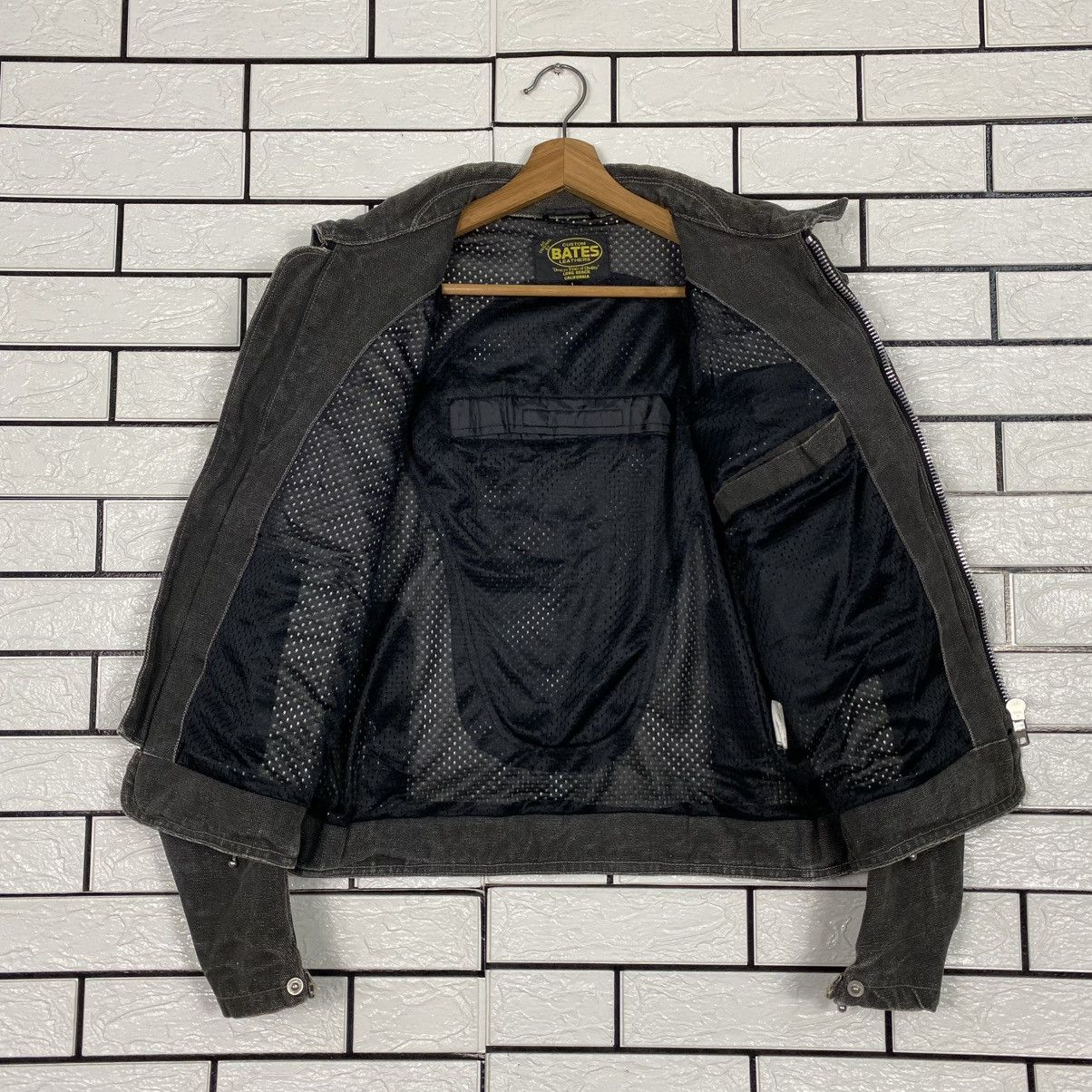 Japanese Brand 🔥VINTAGE BIKER JACKET CUSTOM BATES LEATHERS BIG LOGO Size US L / EU 52-54 / 3 - 18 Thumbnail