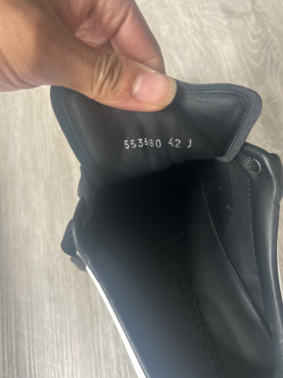 Alexander McQueen Alexander McQueen oversized sneaker Black/White Size US 9 / EU 42 - 9 Thumbnail