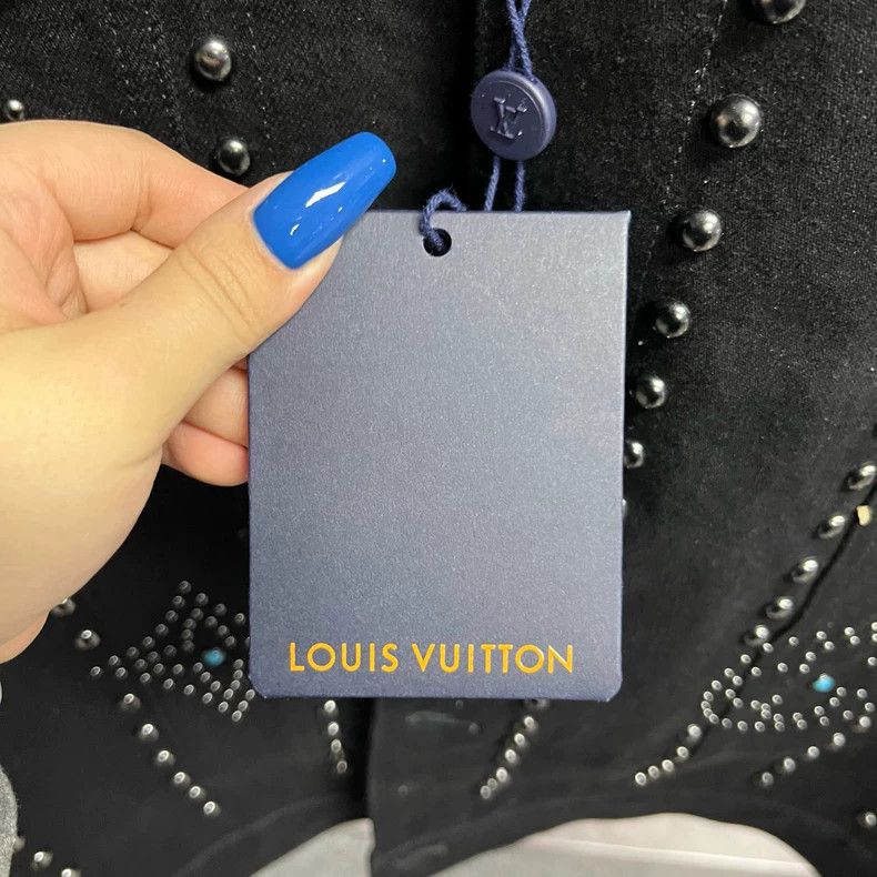 Louis Vuitton Louis Vuitton size 60 24 black logo embroidered lapel long Size US M / EU 48-50 / 2 - 3 Thumbnail