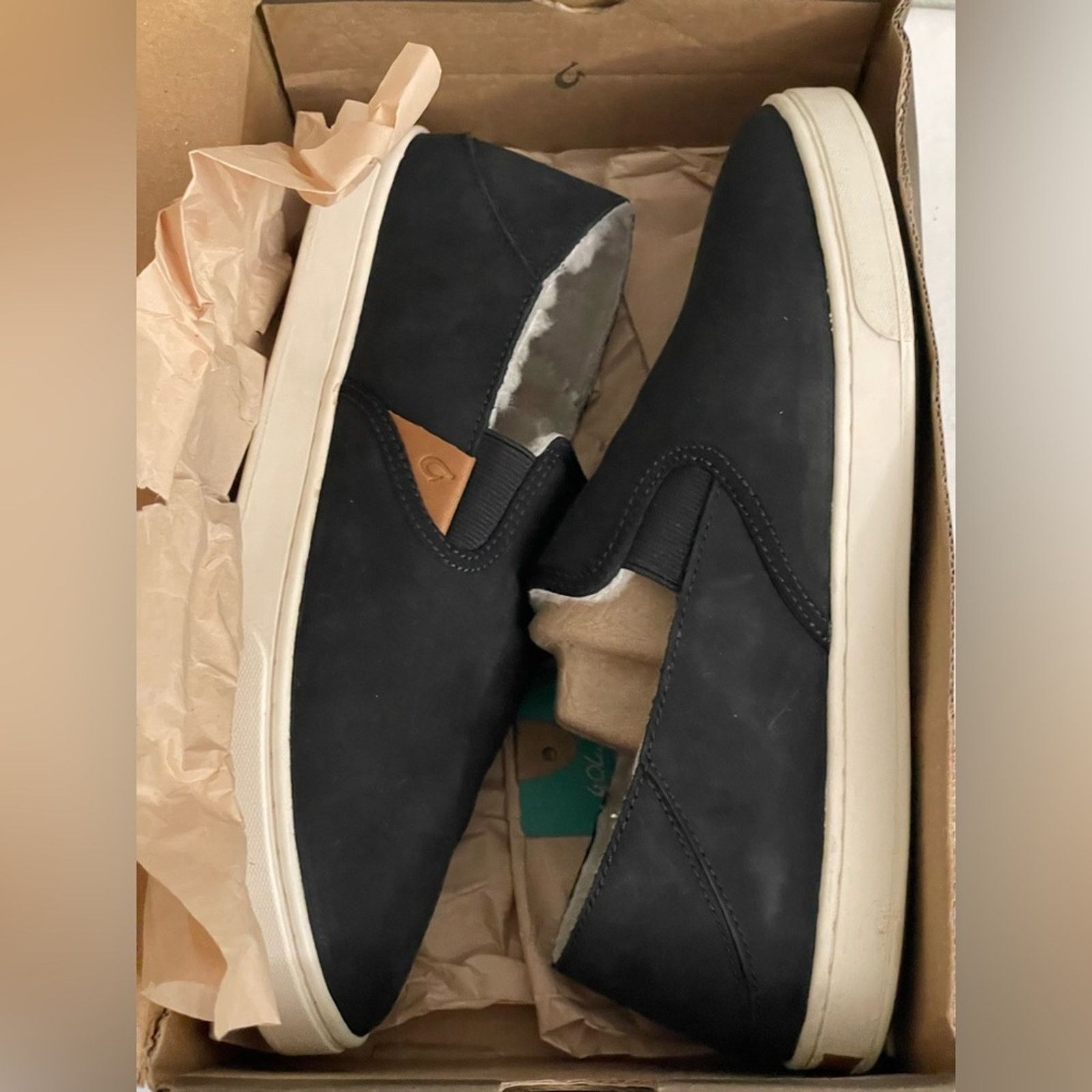 Olukai OLUKAI Pehuea Heu Slip-On Women’s size 9 in Black Nubuck Size US 9 / IT 39 - 11 Thumbnail