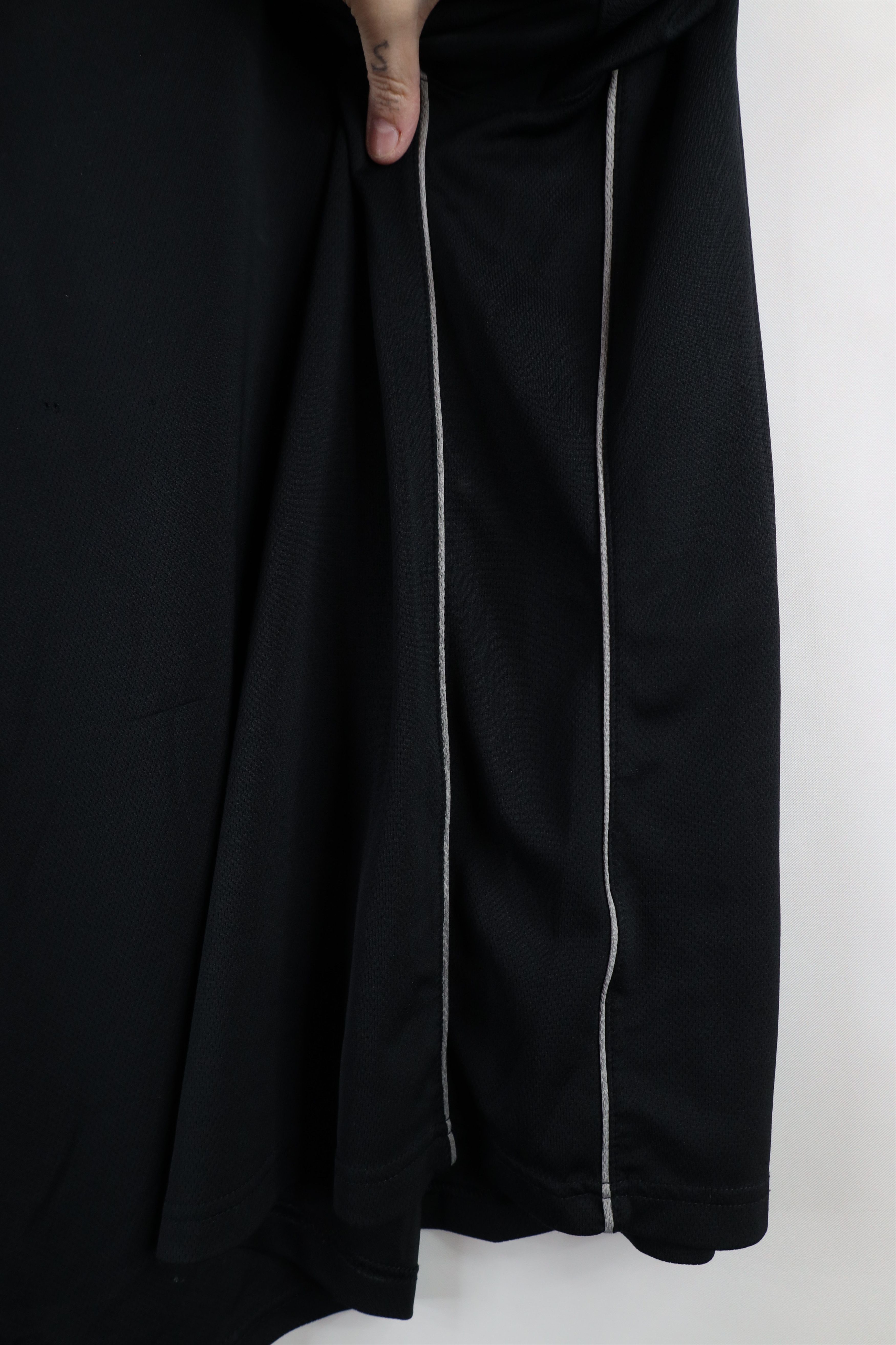 Nike × Vintage Vintage Nike Travis Scott Mini Swoosh Knit T-Shirt Black Size US XL / EU 56 / 4 - 10 Thumbnail