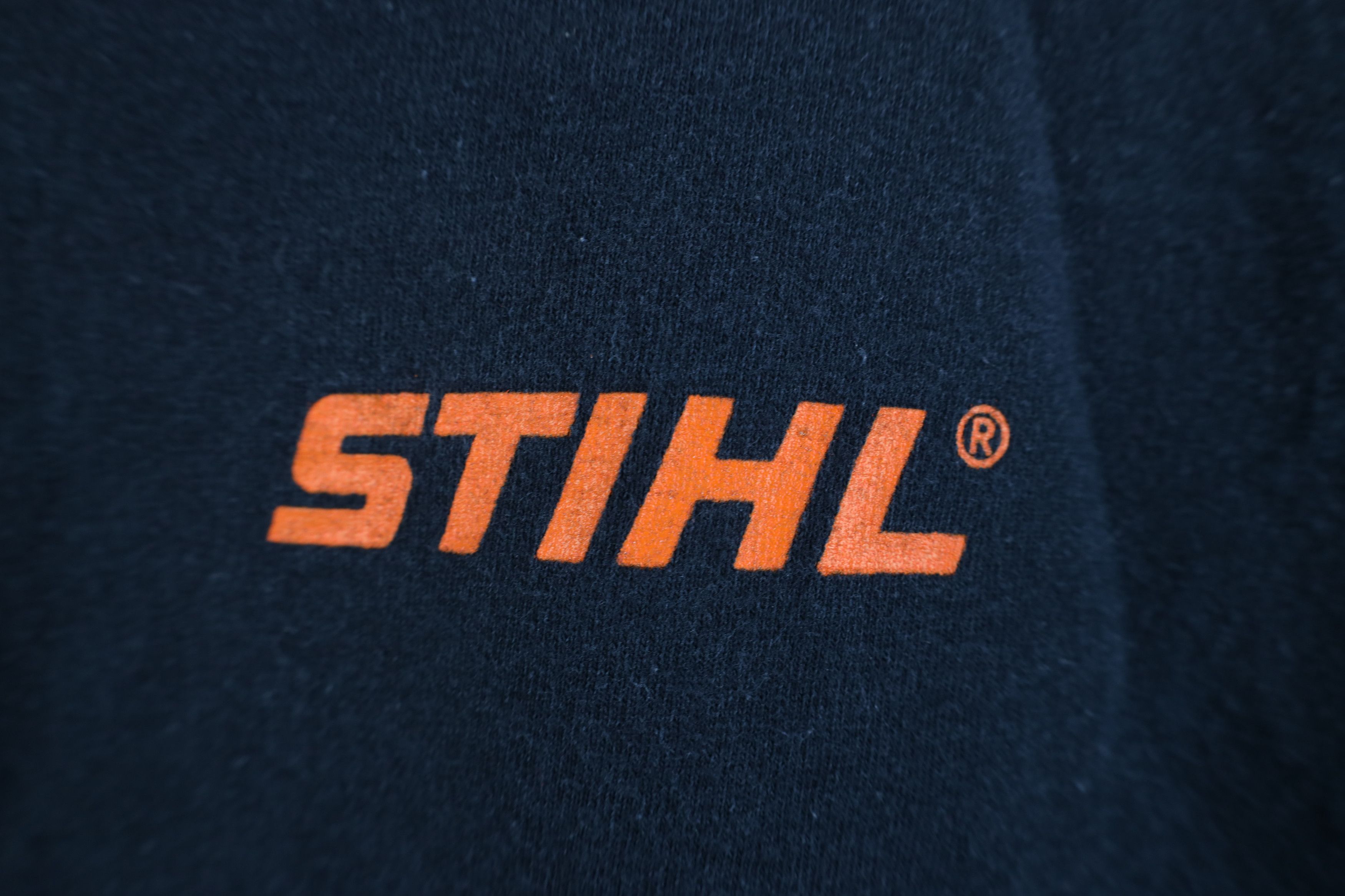Fruit Of The Loom Vintage 90s Y2K Stihl Chainsaw Short Sleeve T-Shirt Size US XL / EU 56 / 4 - 4 Thumbnail