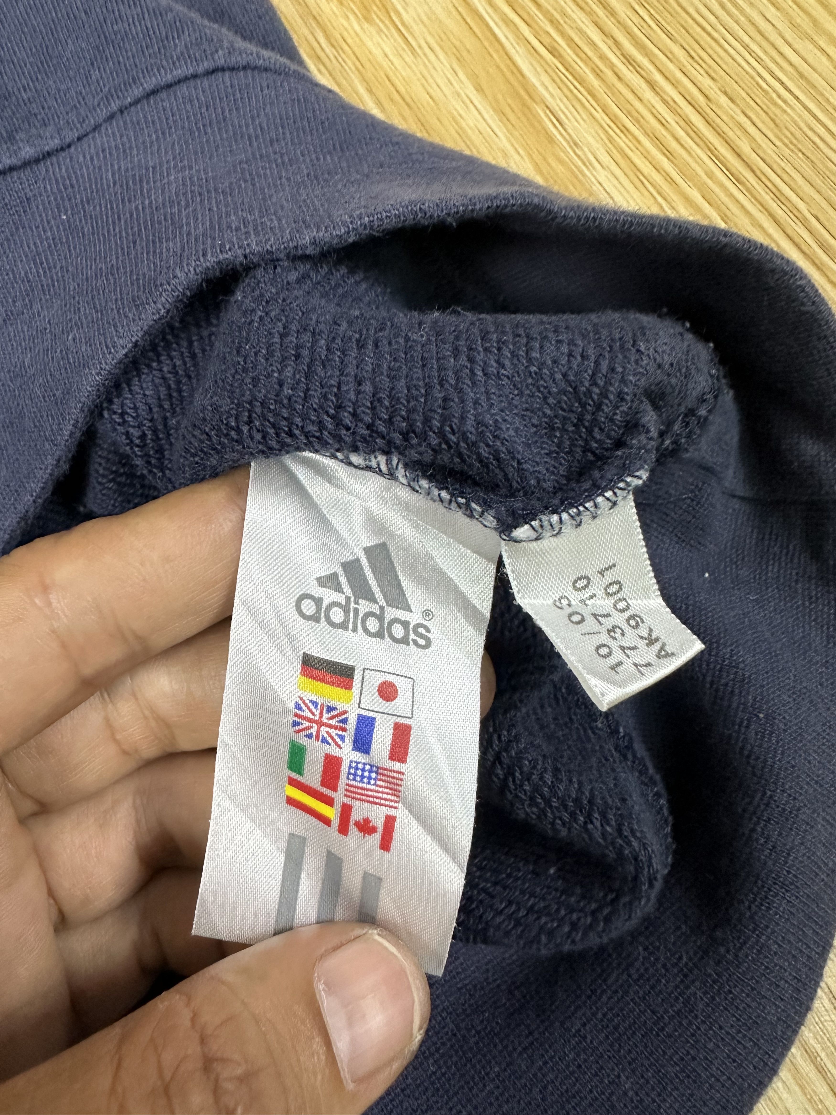 Adidas Adidas Crewneck Vintage Sweatshirt A333 Size US L / EU 52-54 / 3 - 11 Thumbnail