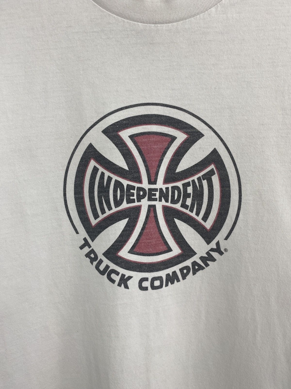Independent Truck Co. × Vintage 🇺🇸 Vintage 90s Independent Truck Company T-Shirt Rare Y2K Size US S / EU 44-46 / 1 - 4 Thumbnail