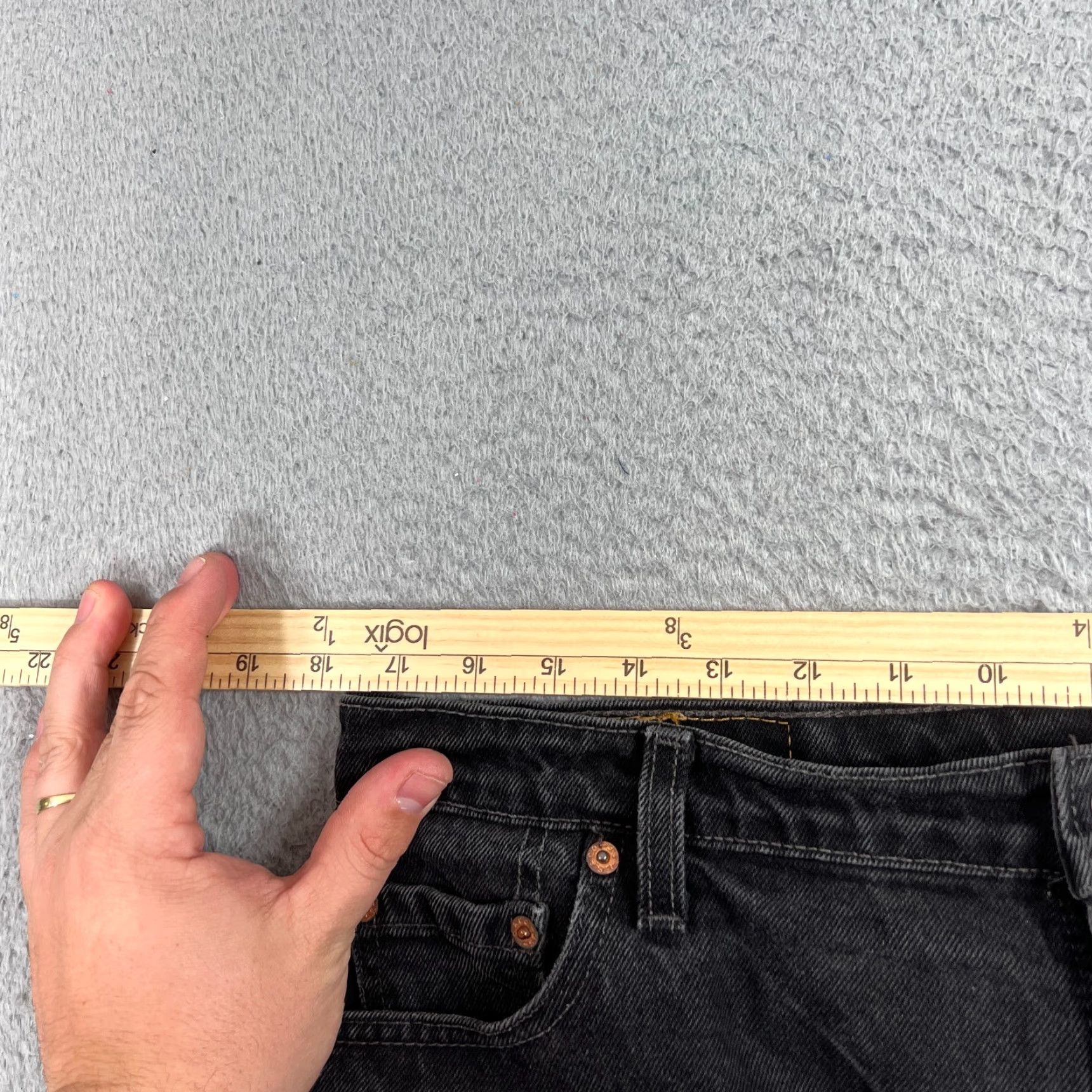 Denime VINTAGE Levi’s 550 Plus Size 18 Women’s Black Denim Jeans Relaxed Tapered Leg USA Size 40" / US 18 - 7 Thumbnail