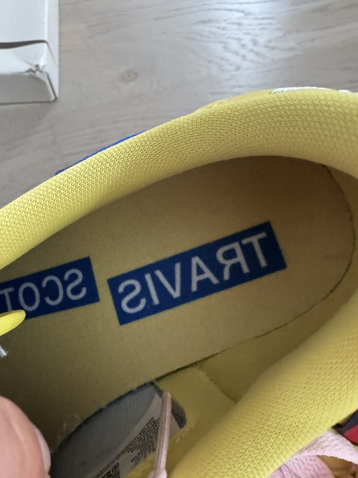 Nike × Travis Scott Air Jordan x Travis Scott Air Jordan 1 Low 0g US10.5 Canary Size US 10.5 / EU 43-44 - 8 Thumbnail