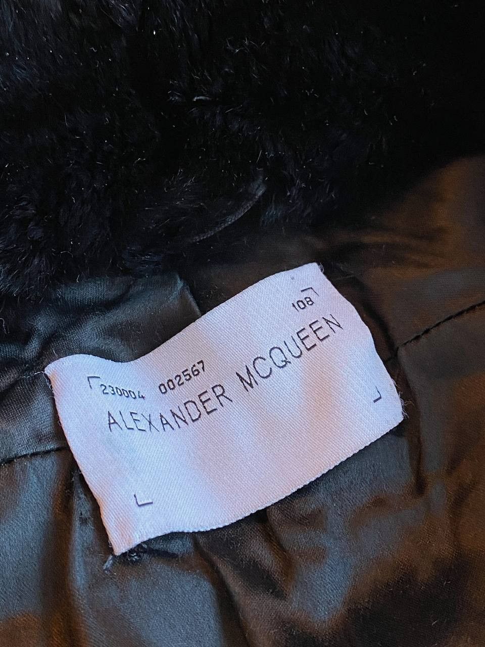 Alexander McQueen Alexander McQueen Short Fur Coat Black Vera Pelle Size M / US 6-8 / IT 42-44 - 4 Thumbnail