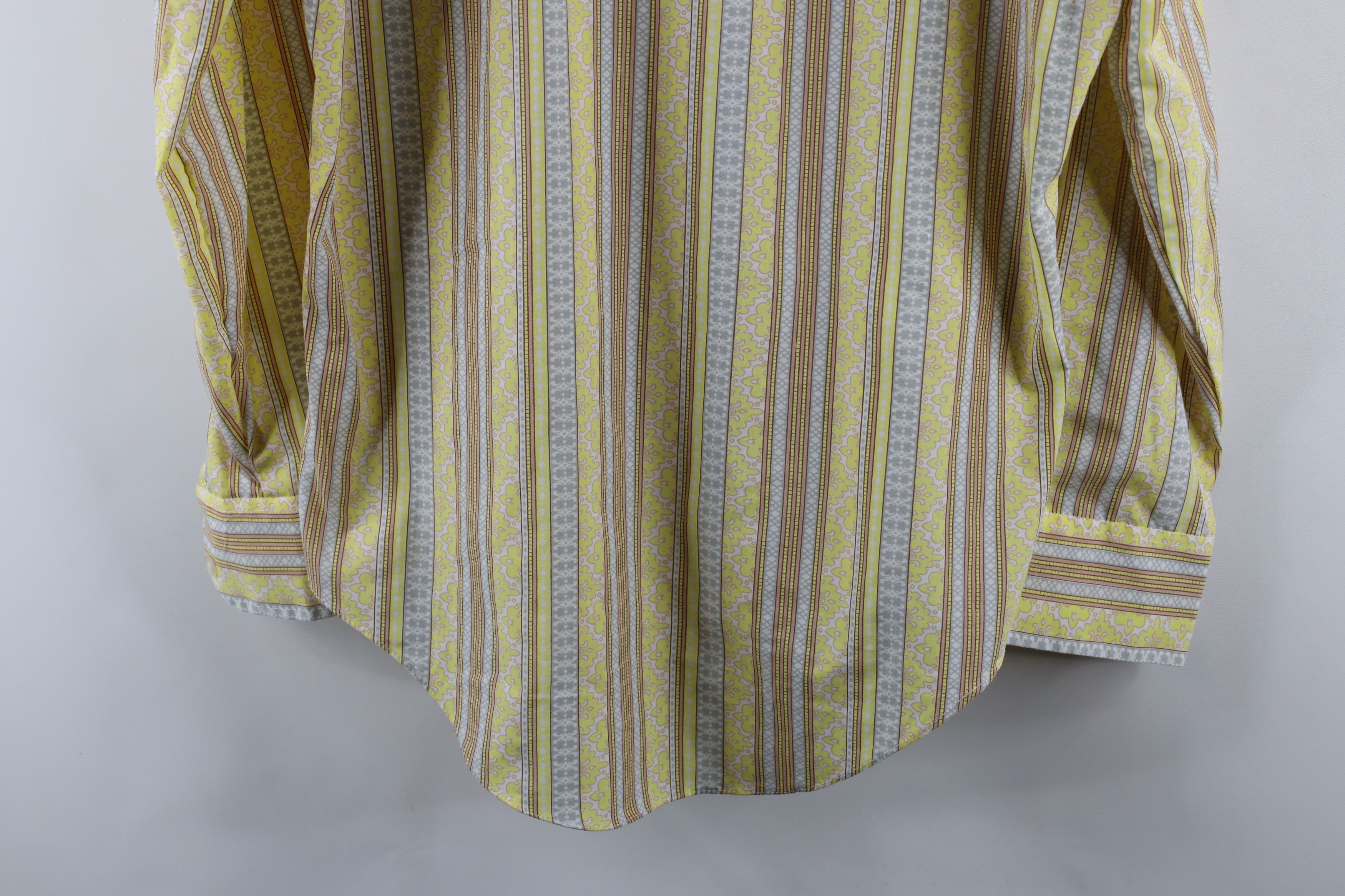Vintage Vintage 70s Streetwear Geometric Collared Button Shirt Size US L / EU 52-54 / 3 - 9 Thumbnail
