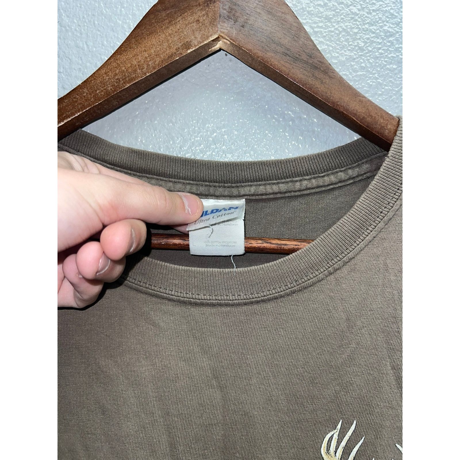 Gildan Vintage Buck Wear Shirt Hunting Animals Hunt Tee Large WORN Size US L / EU 52-54 / 3 - 6 Thumbnail