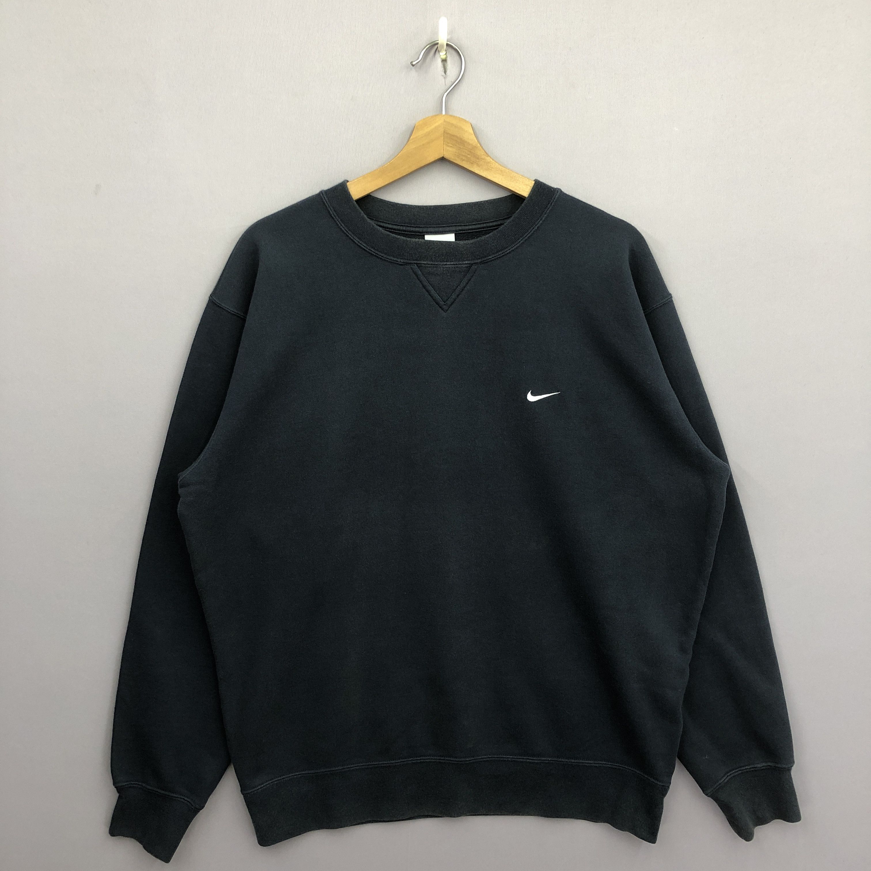 Nike × Vintage Vintage Nike Swoosh Sweatshirt Nike Sweater Jumper Size US L / EU 52-54 / 3 - 1 Thumbnail