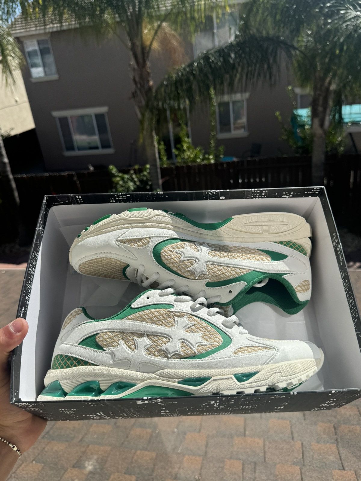 Bravest Studios Bravest Studios Green Kross Country Runners Men’s US 13 Size US 13 / EU 46 - 1 Thumbnail
