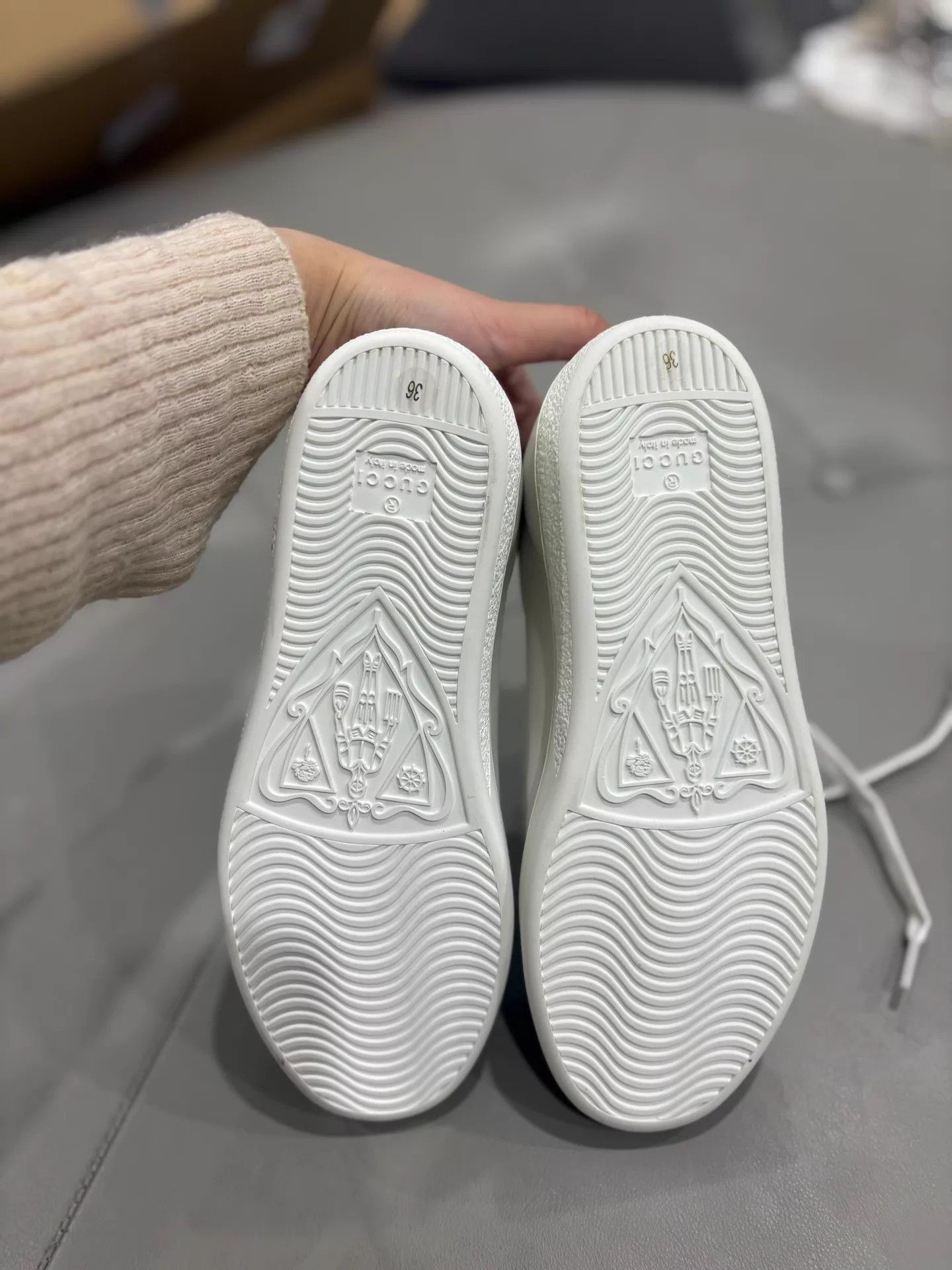 Gucci Gucci Kitten Logo Leather White Sneakers NOS 36 Size US 5.5 / IT 35.5 - 4 Thumbnail