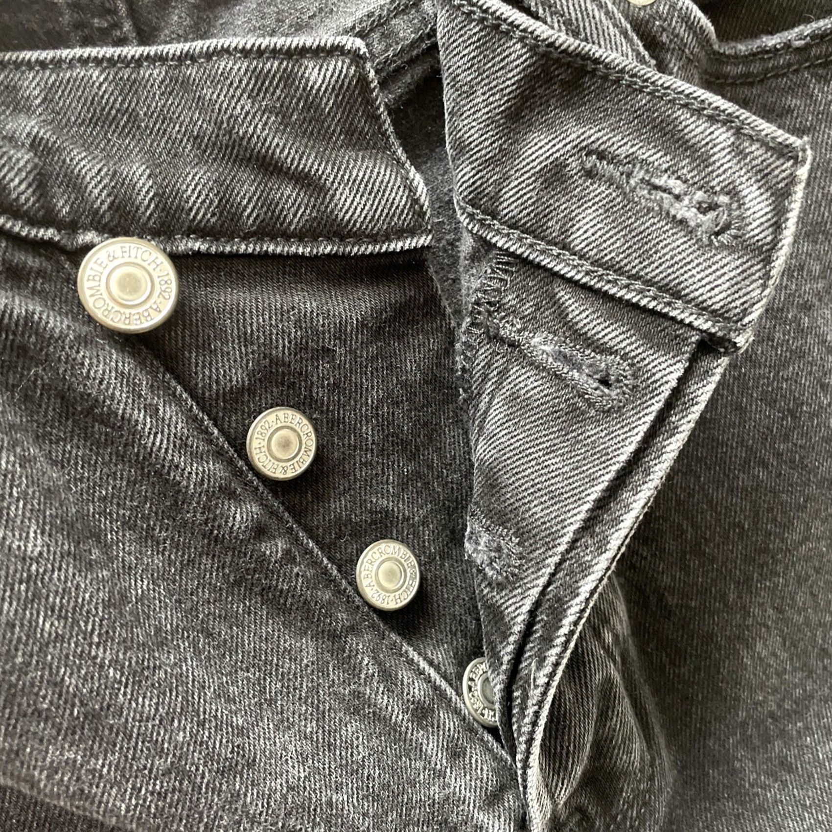Abercrombie & Fitch VINTAGE Abercrombie & Fitch Jeans Women 00R 24x29 Black High Rise Button Fly 5-Pocket Denim Rock Grunge 90s Mens Women Boys Girls Size 24" / US 00 / IT 34 - 4 Thumbnail