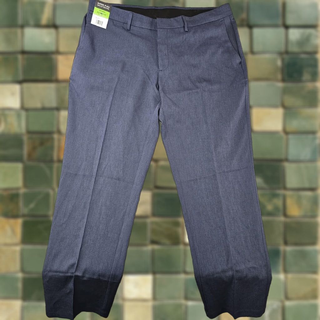 Haggar Haggar Dress Pants Men 38x30 Blue Regular Straight Front Flat Front Poly Blend Super Flex Waistband REPREVE Business Workwear Mens Pants Blue Size US 38 / EU 54 - 1 Thumbnail