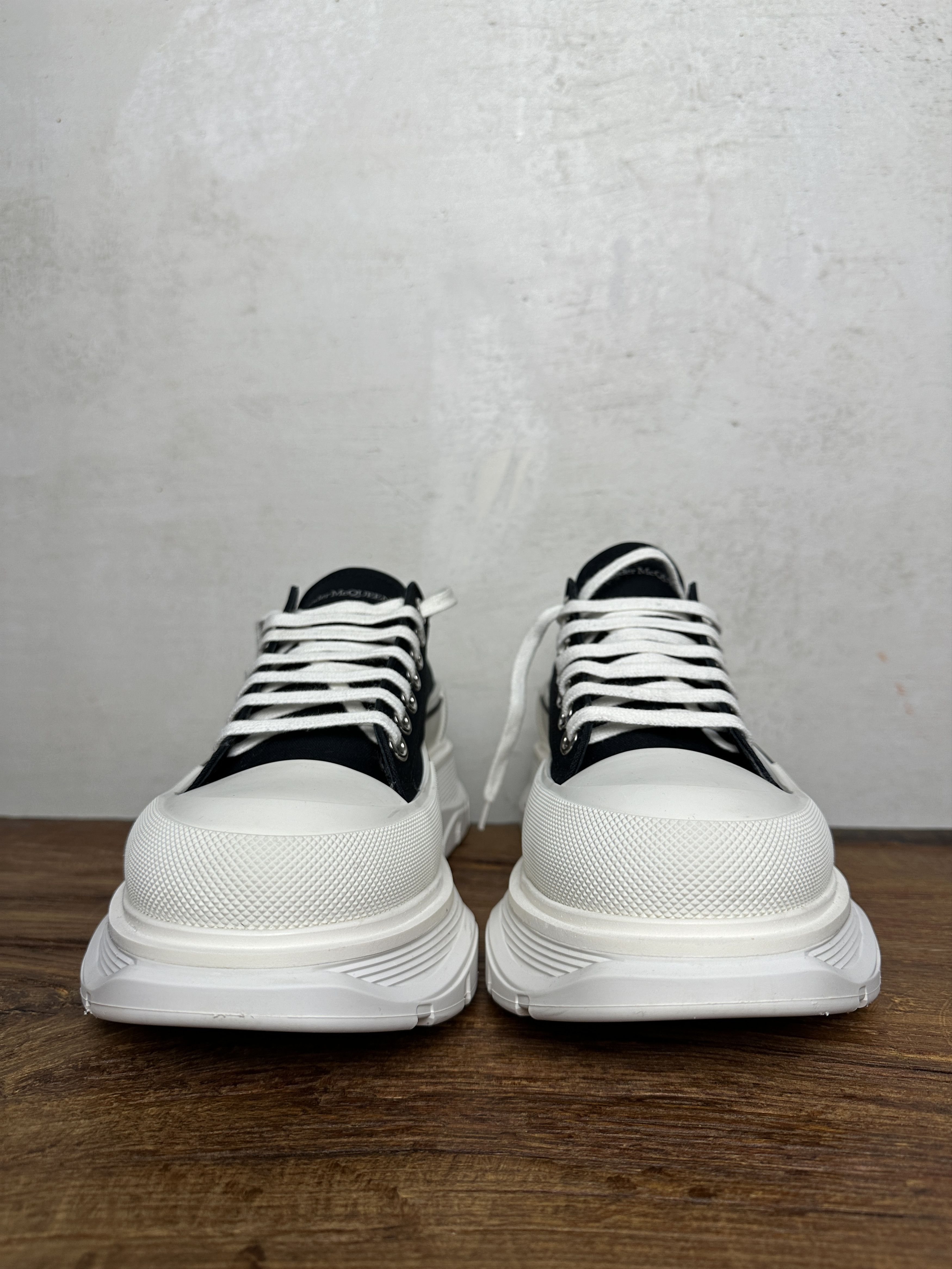 Alexander McQueen ALEXANDER MCQUEEN White Tread Slick Low Sneakers Size US 10 / EU 43 - 7 Thumbnail