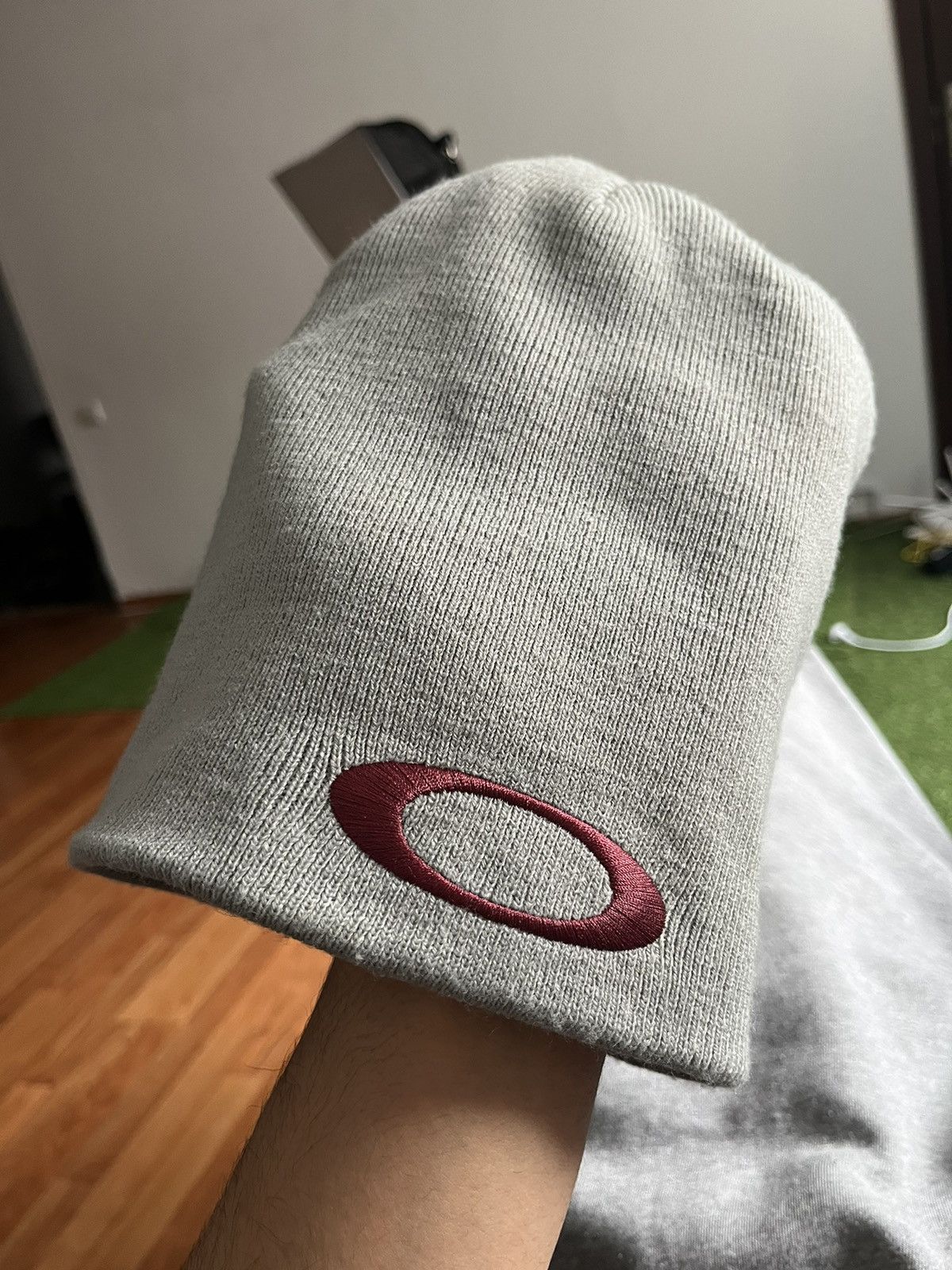 image of Oakley Beanie in Grey, Men's