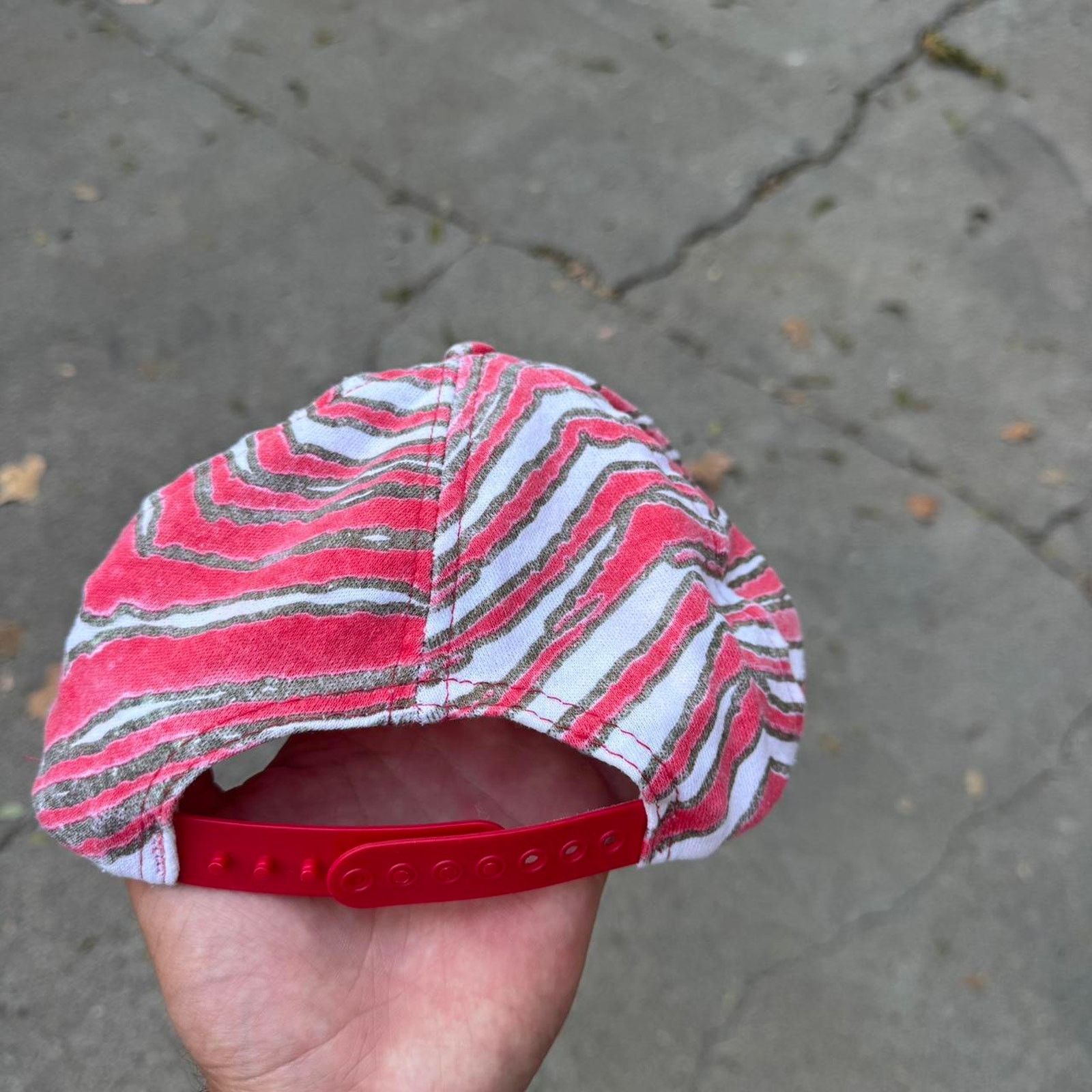 Zubaz Vintage Zubaz Tiger Stripe San Francisco 49ers Snapback Hat Size ONE SIZE - 3 Thumbnail