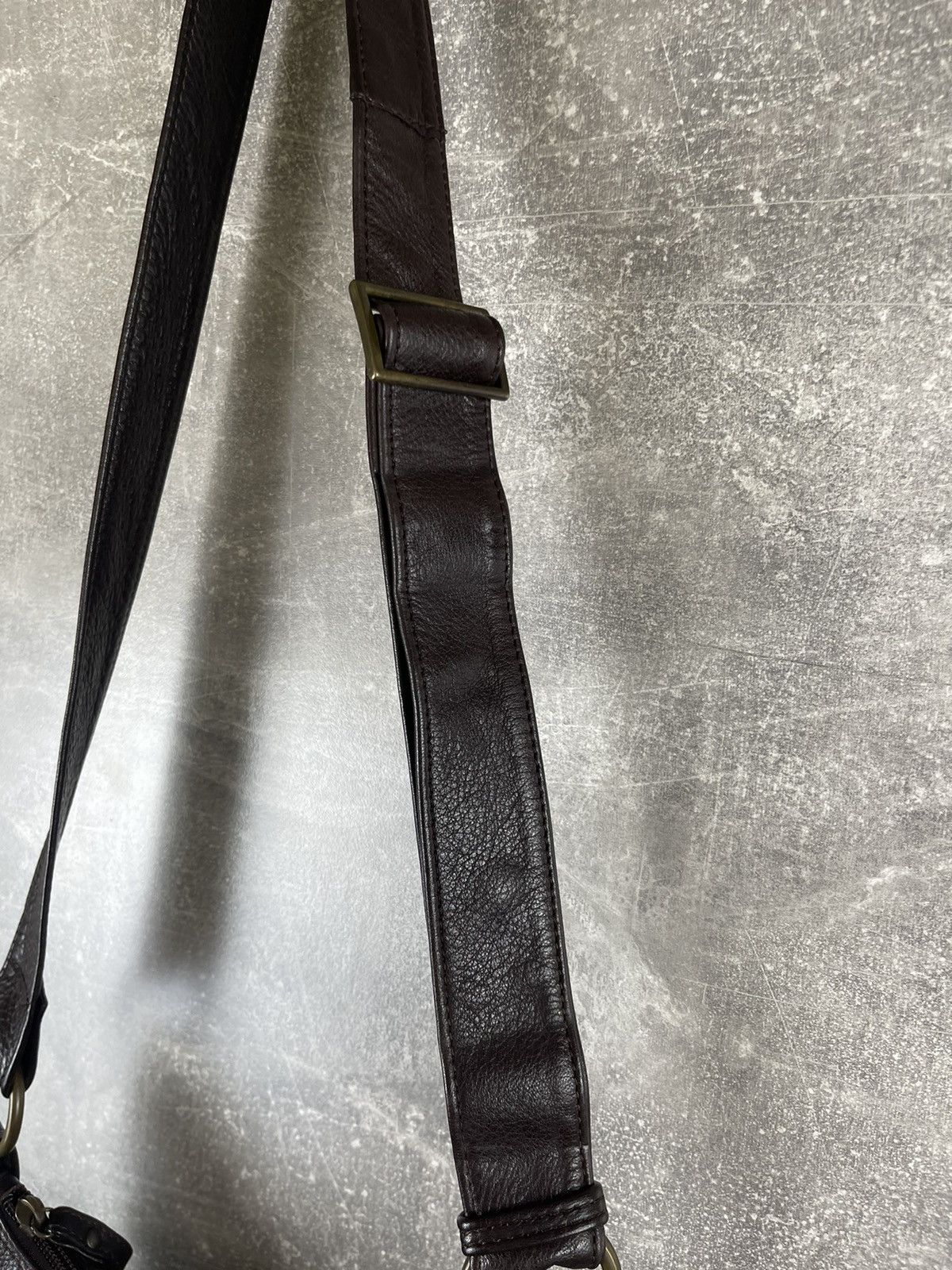 Vintage Vintage Brown Leather Crossbody Bag Brass Hardware Boho Size ONE SIZE - 4 Thumbnail
