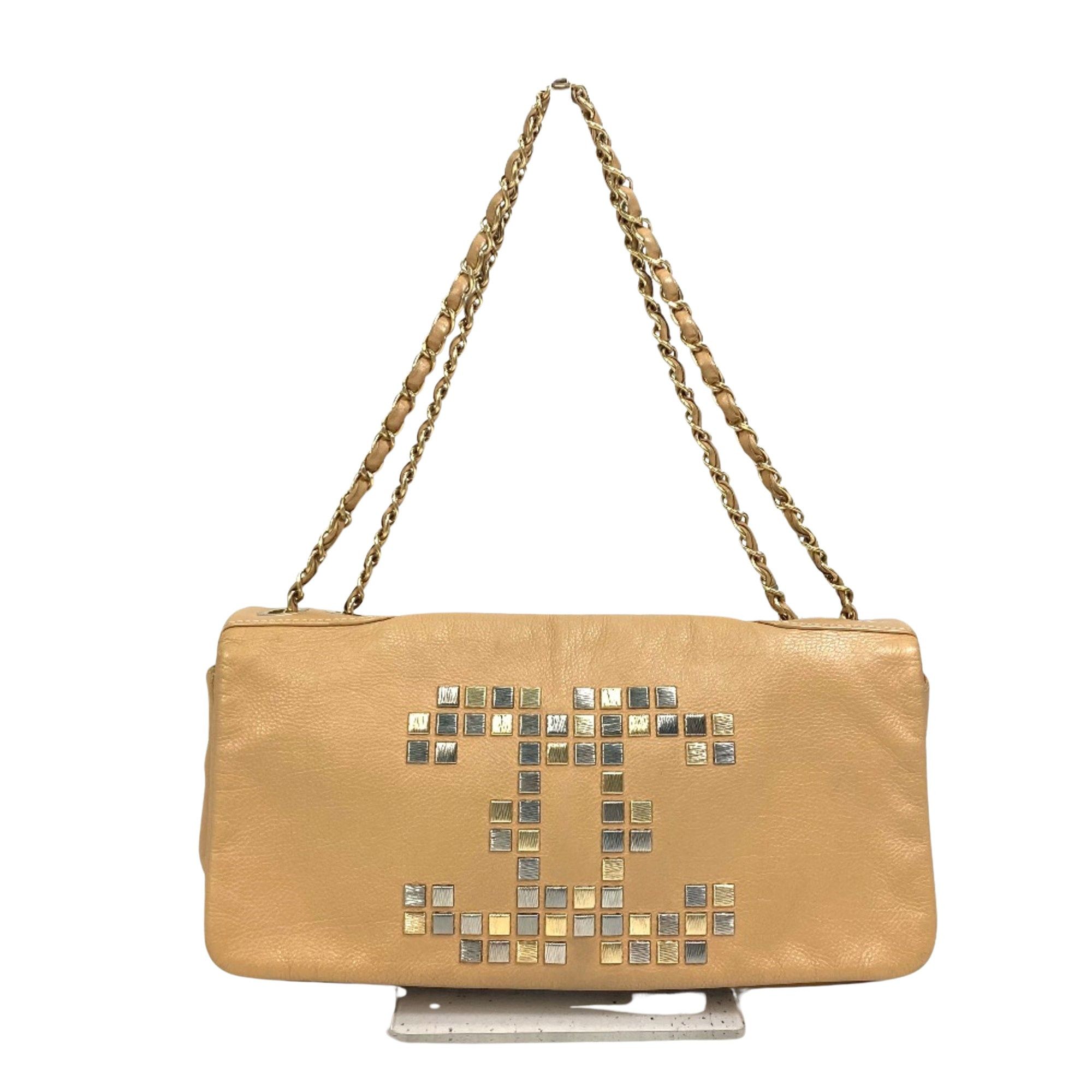 Chanel Logo CC shoulder