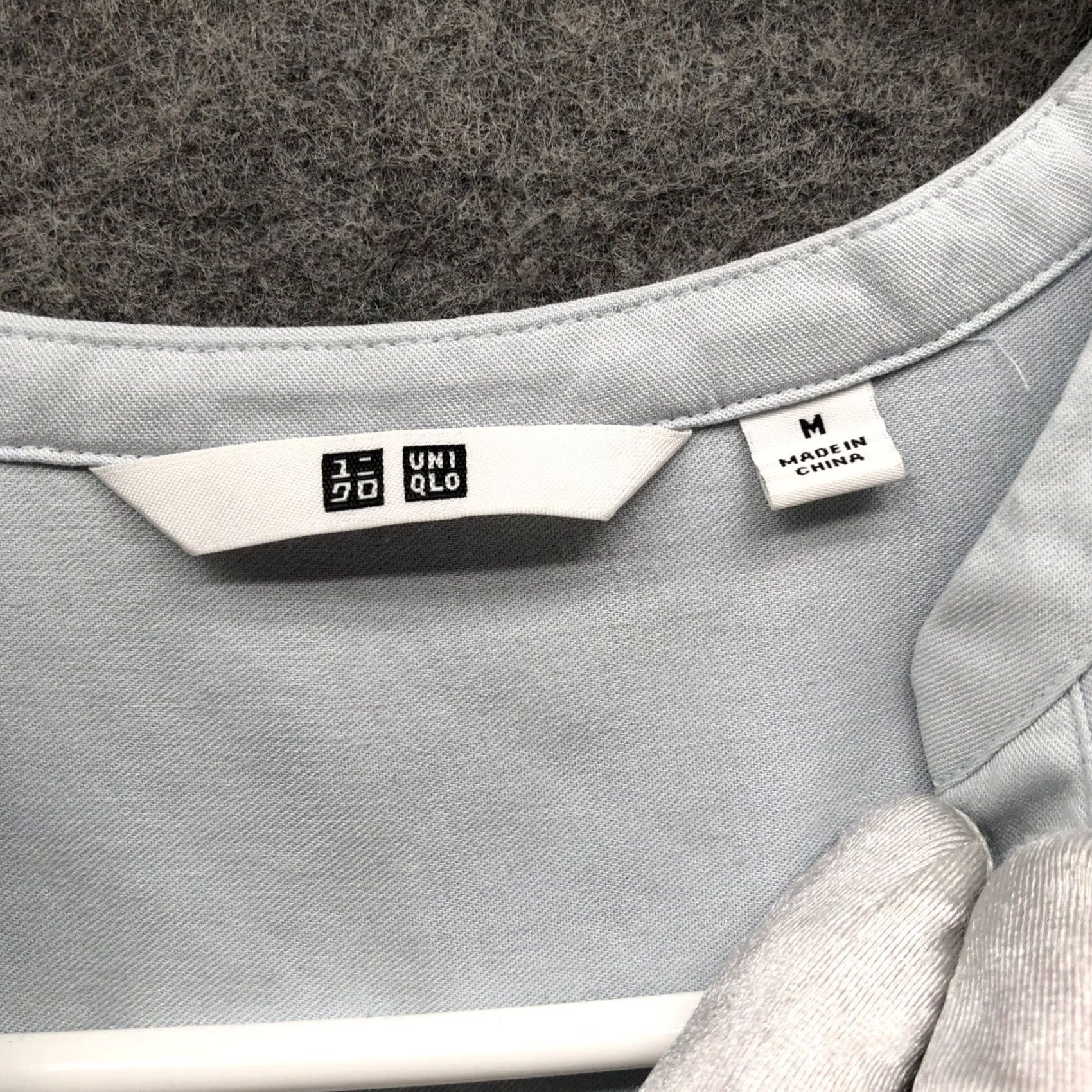 Uniqlo Uniqlo Blouse Womens M Light Blue 3/4 Sleeve Rayon Blend Stand Collar Shirt Blouse Pattern Solid Casual Workwear Mens Womens Size M / US 6-8 / IT 42-44 - 5 Thumbnail