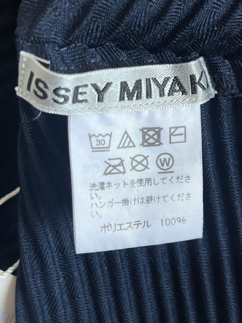 Issey Miyake Issey Miyake size:2 A dark blue pleated cardigan Size S / US 4 / IT 40 - 3 Thumbnail