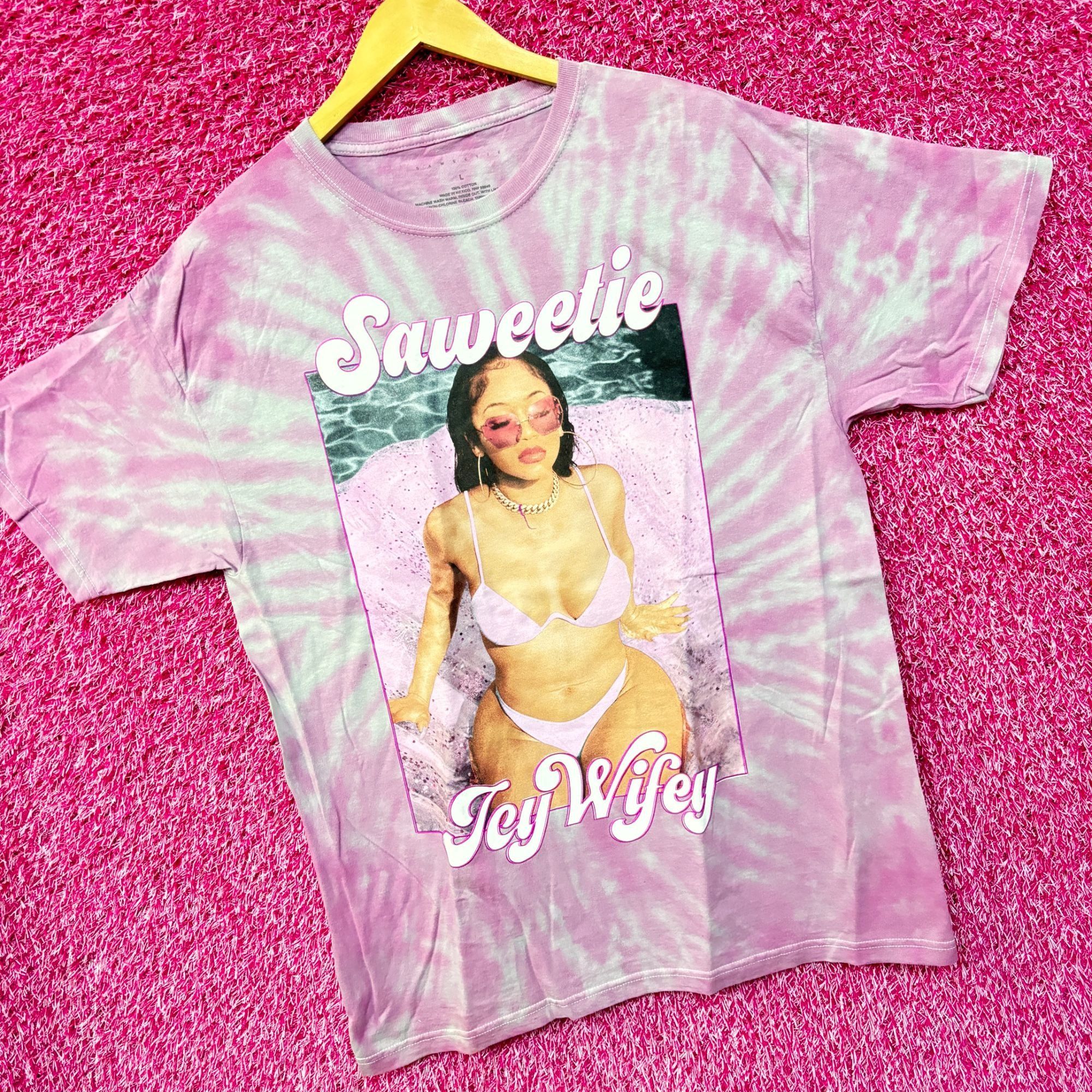 Rap Tees Saweetie Icy Wifey tiedye rap tee size Large Size US L / EU 52-54 / 3 - 2 Thumbnail