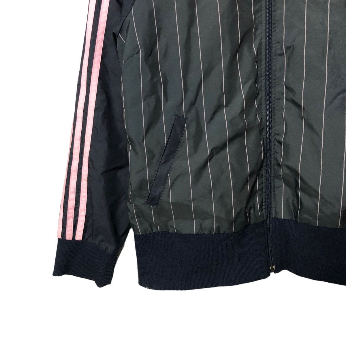 Vintage Vintage Adidas Climaproof Embroidery Logo Zipper Ups Jacket Size US M / EU 48-50 / 2 - 3 Thumbnail